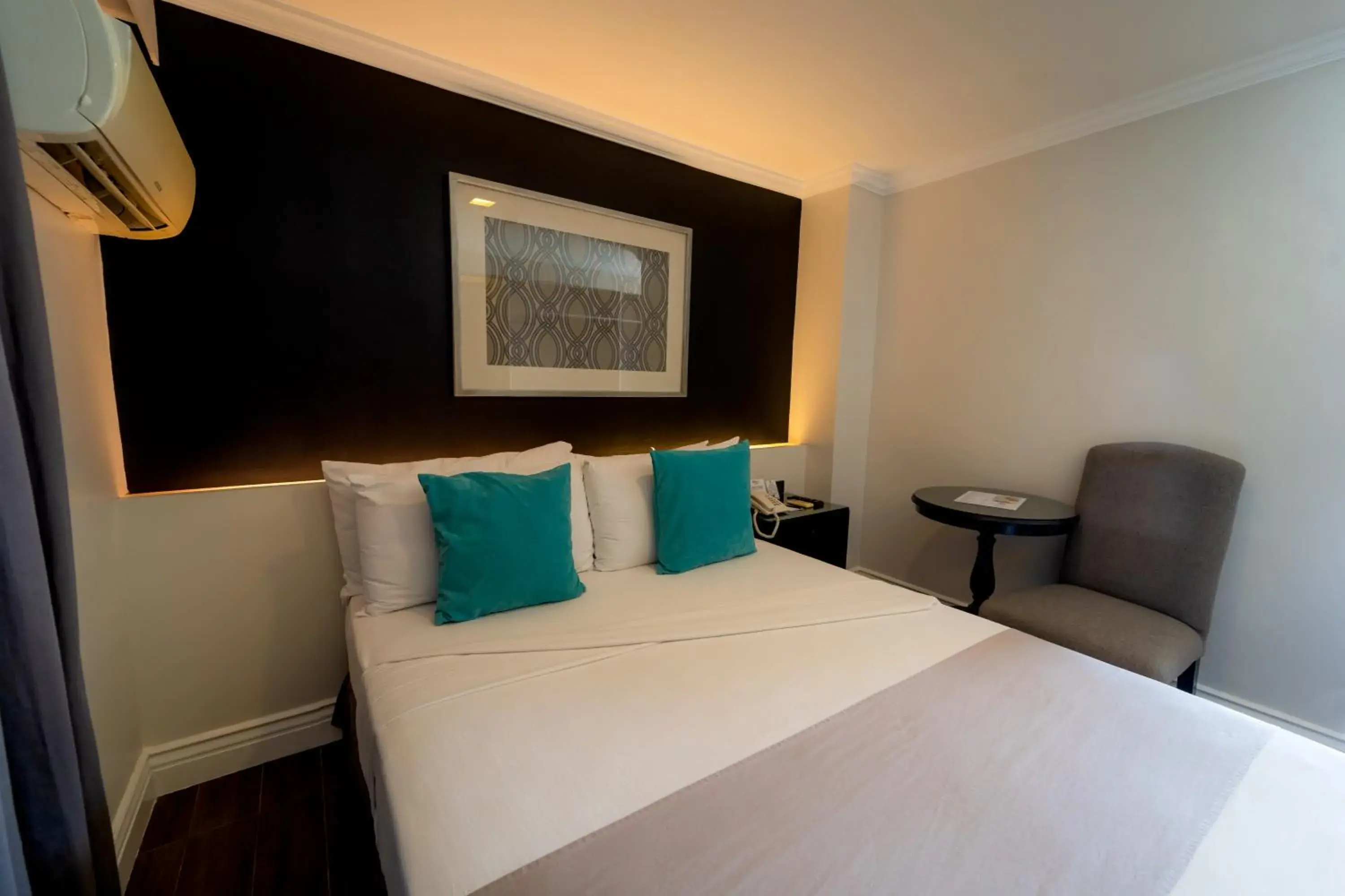 Bedroom, Bed in MetroCentre Hotel Bedroom, Bed in MetroCentre Hotel