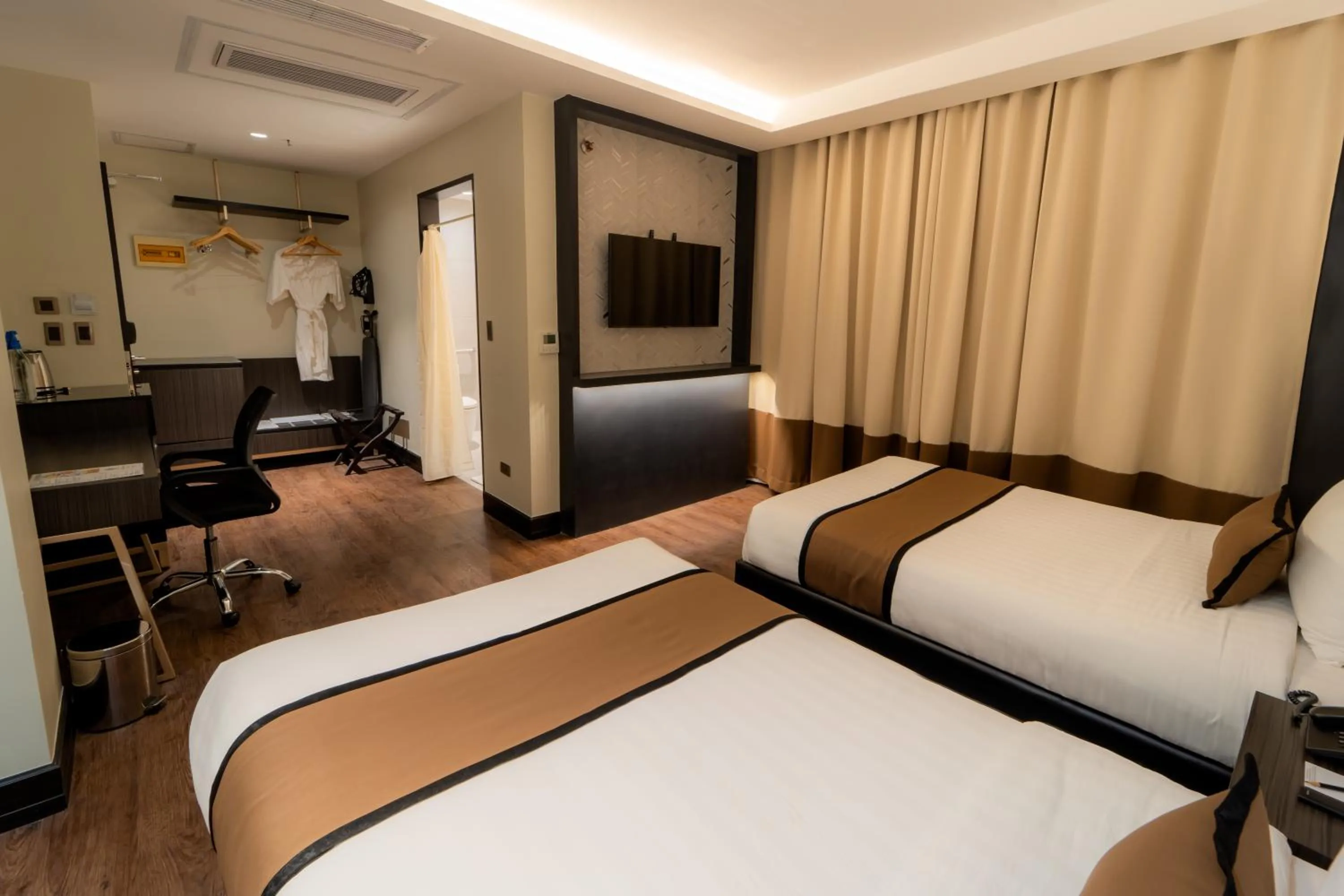 Bed in MetroCentre Hotel