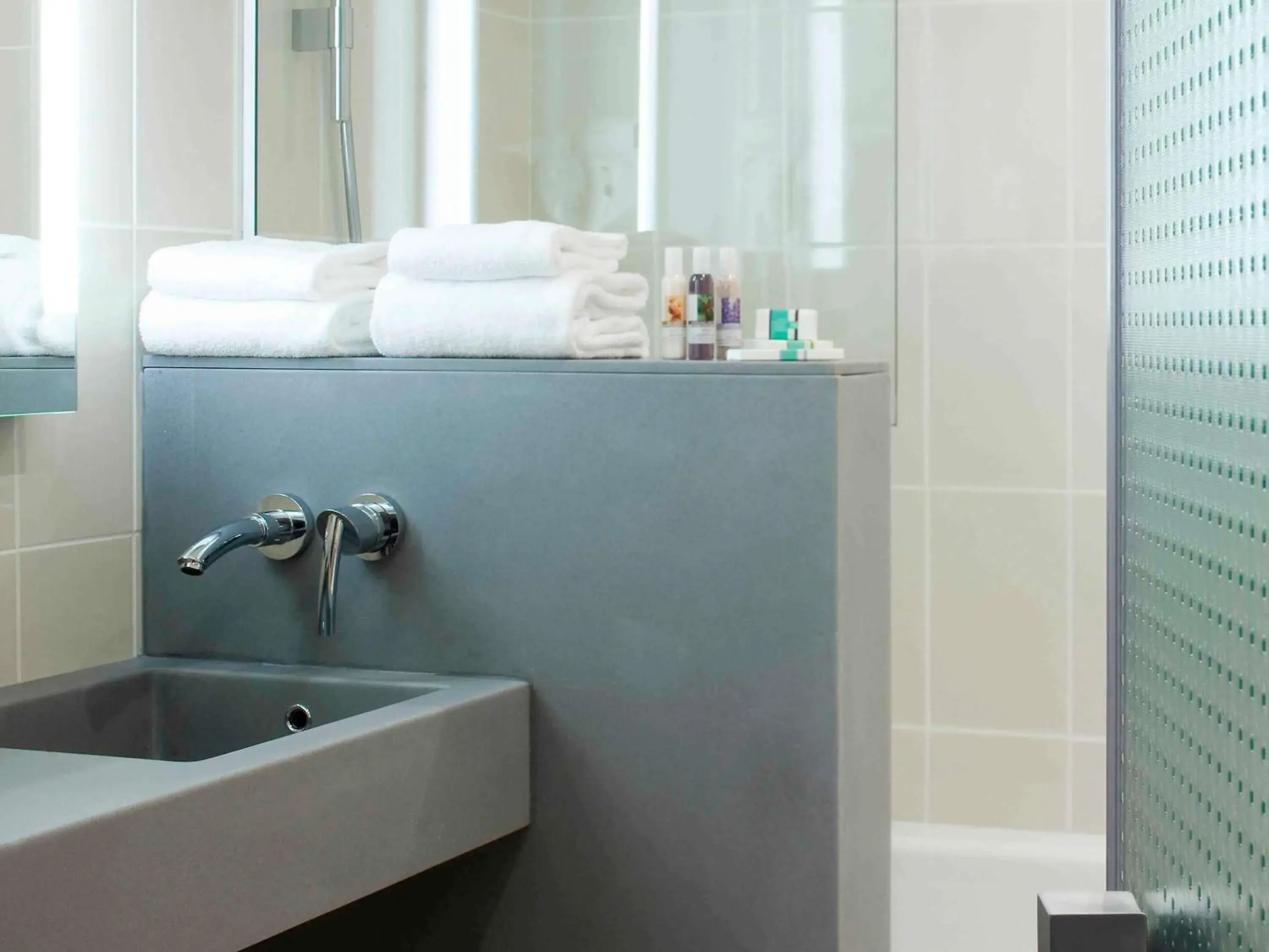 Bedroom in Mercure Amiens Cathédrale Bedroom in Mercure Amiens Cathédrale