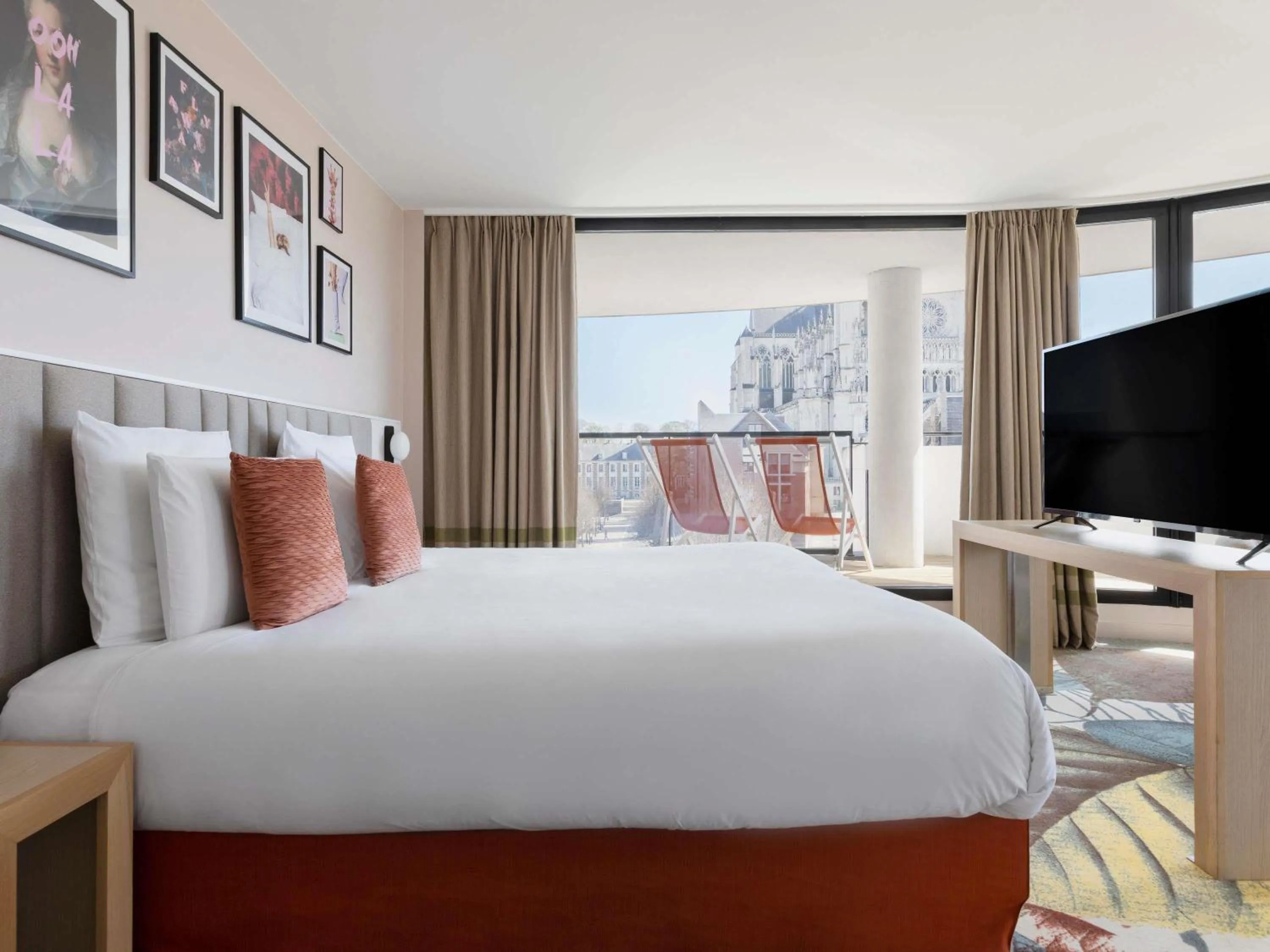 Bedroom, Bed in Mercure Amiens Cathédrale