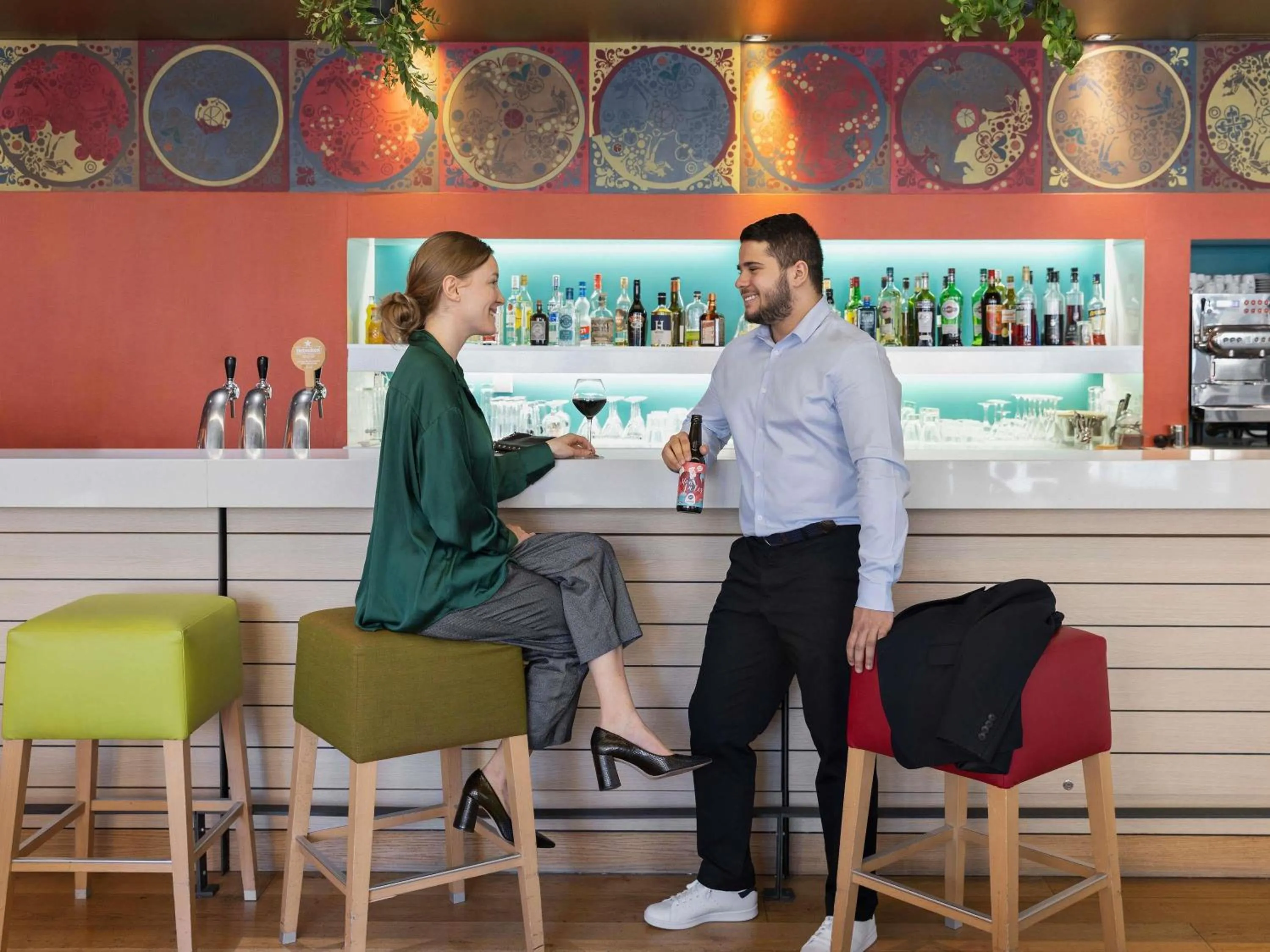 Lounge or bar in Mercure Amiens Cathédrale