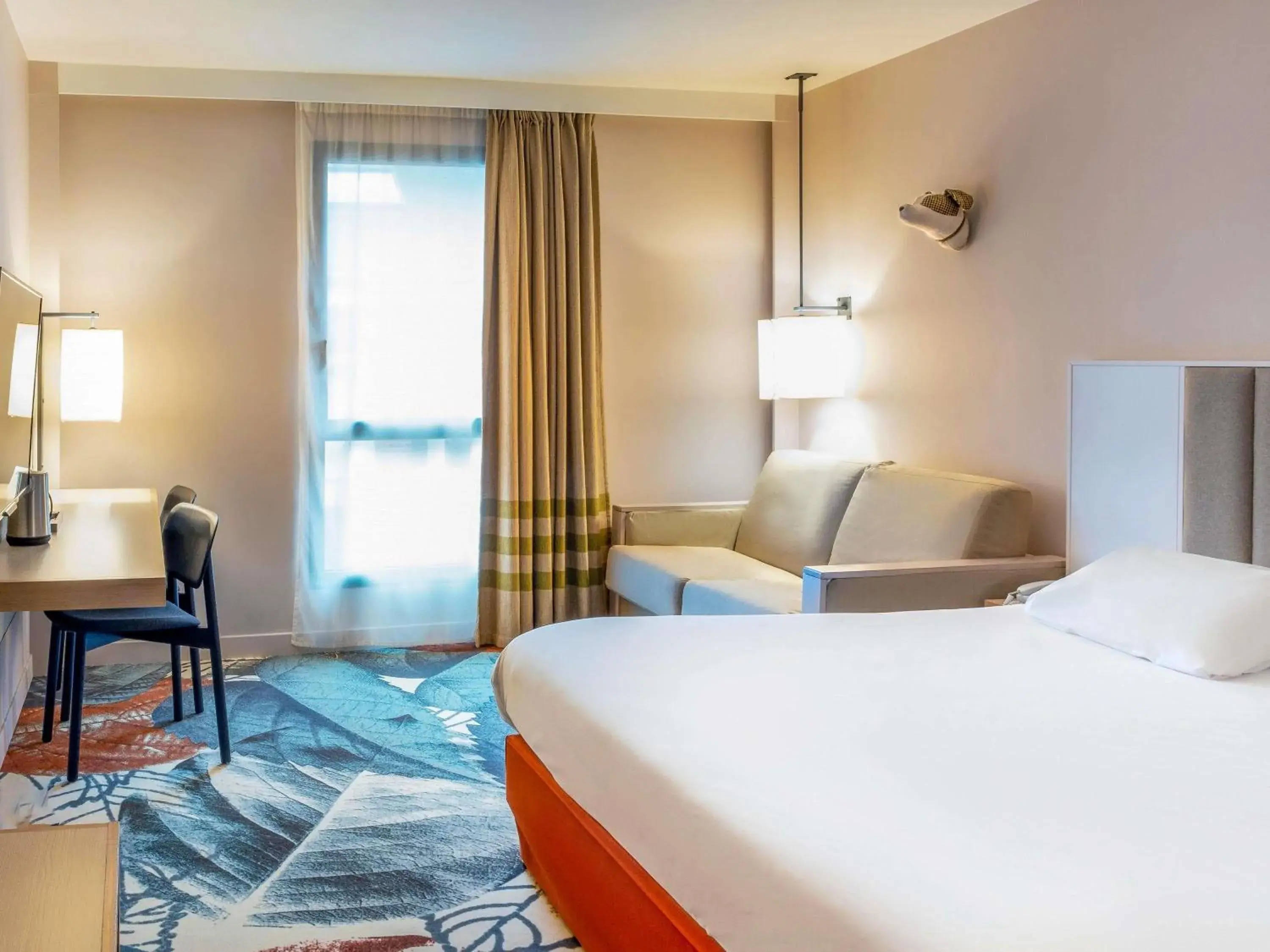 Bedroom, Bed in Mercure Amiens Cathédrale Bedroom, Bed in Mercure Amiens Cathédrale