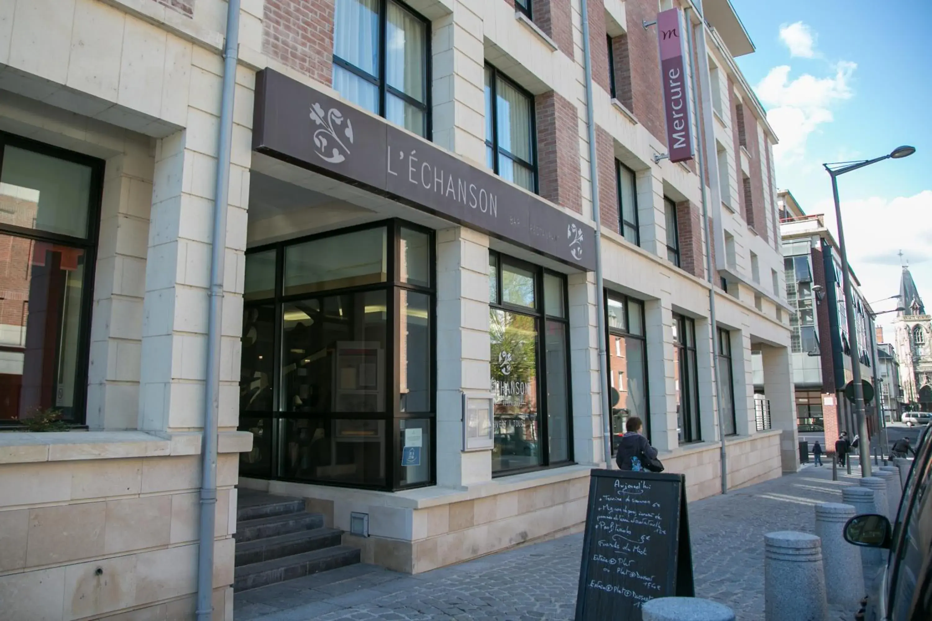 Facade/entrance in Mercure Amiens Cathédrale Facade/entrance in Mercure Amiens Cathédrale