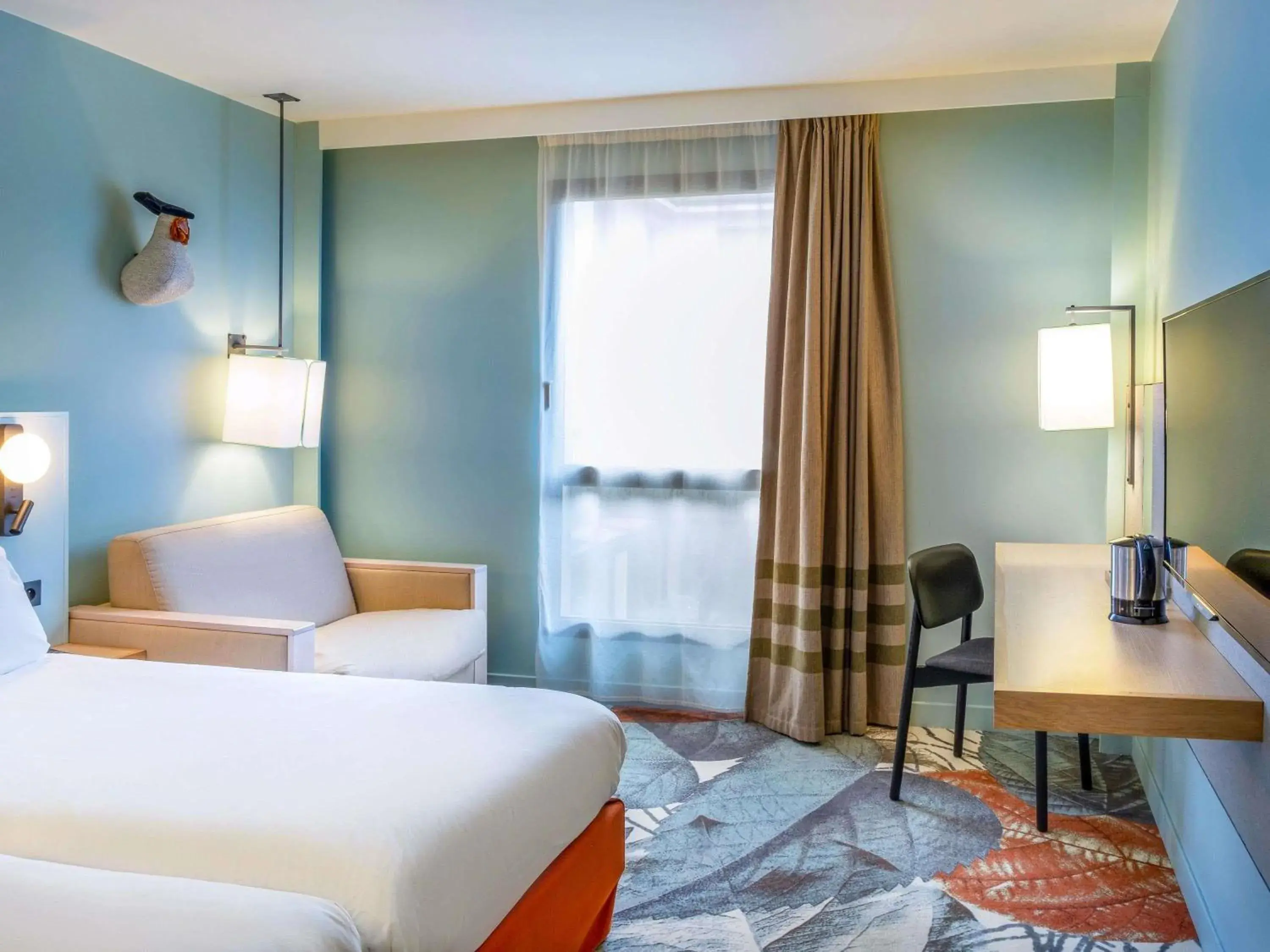 Bedroom, Bed in Mercure Amiens Cathédrale Bedroom, Bed in Mercure Amiens Cathédrale