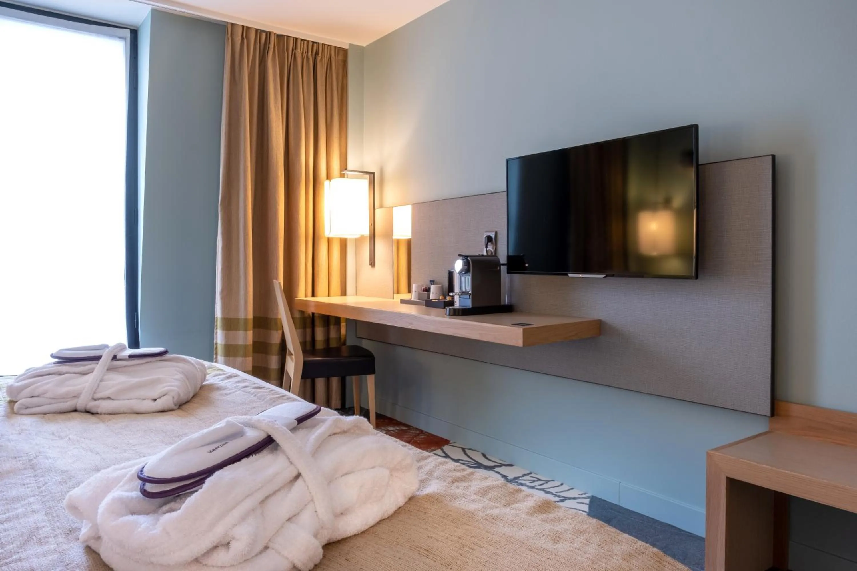 Bedroom, Bed in Mercure Amiens Cathédrale