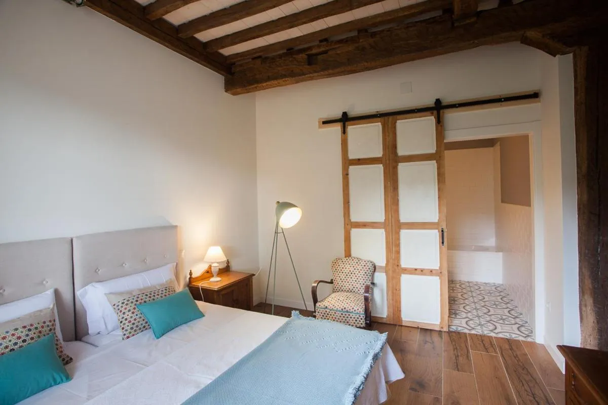 Photo of the whole room, Bed in Posada Seis Leguas