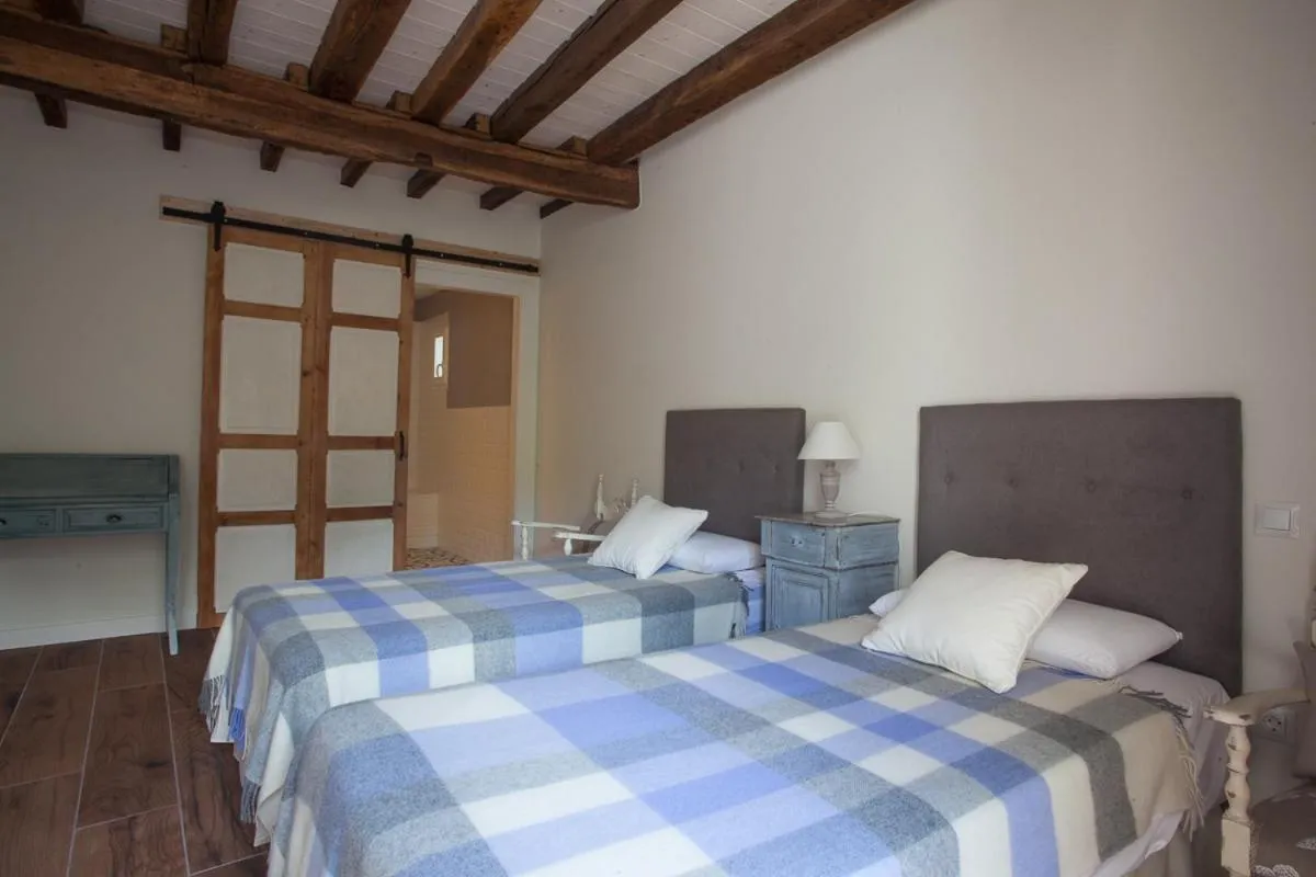 Photo of the whole room, Bed in Posada Seis Leguas