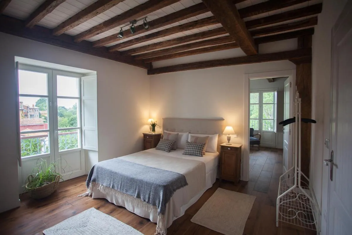 Photo of the whole room, Bed in Posada Seis Leguas