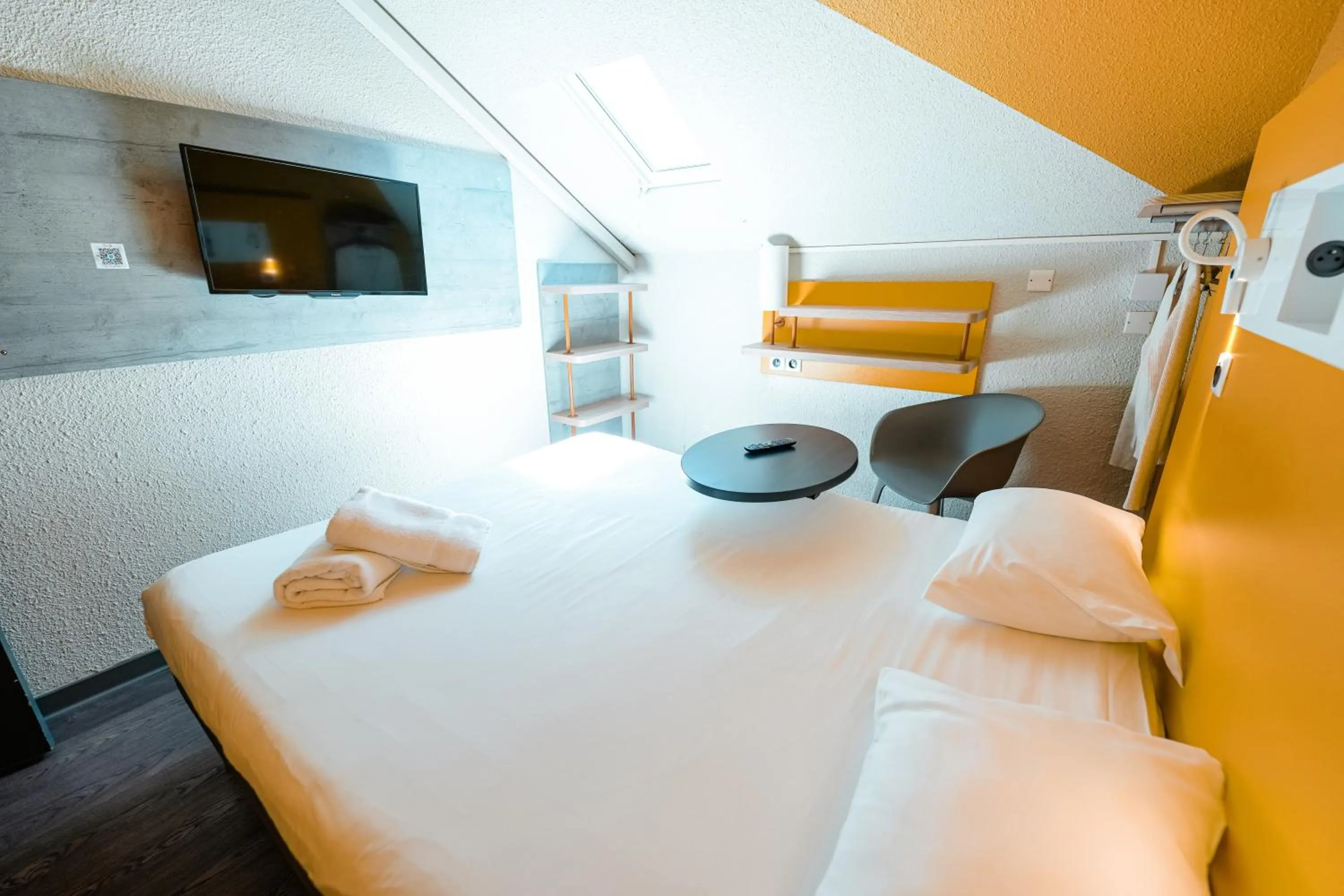 Bed in ibis budget Marseille Vieux Port