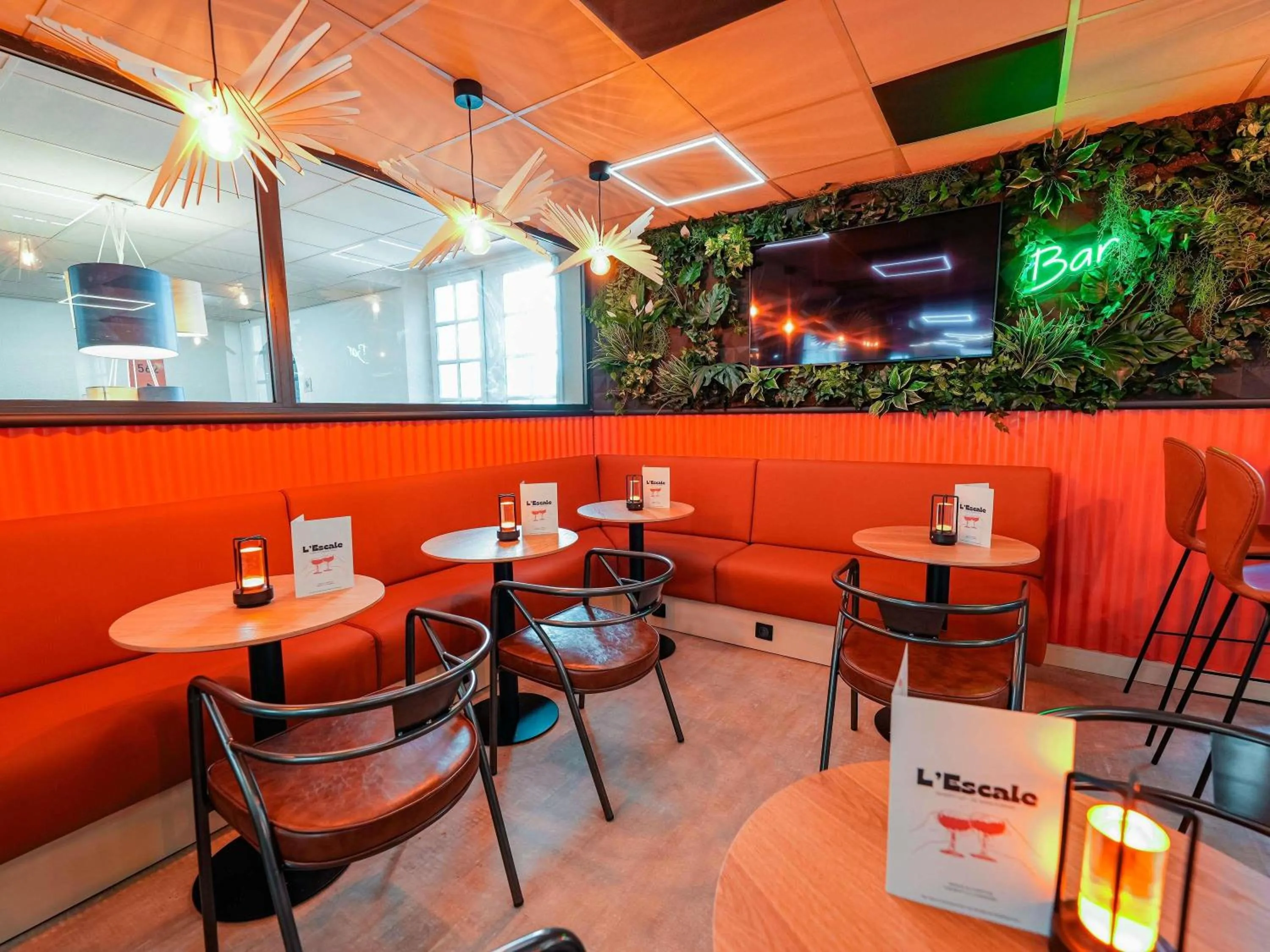 Lounge or bar in ibis budget Marseille Vieux Port