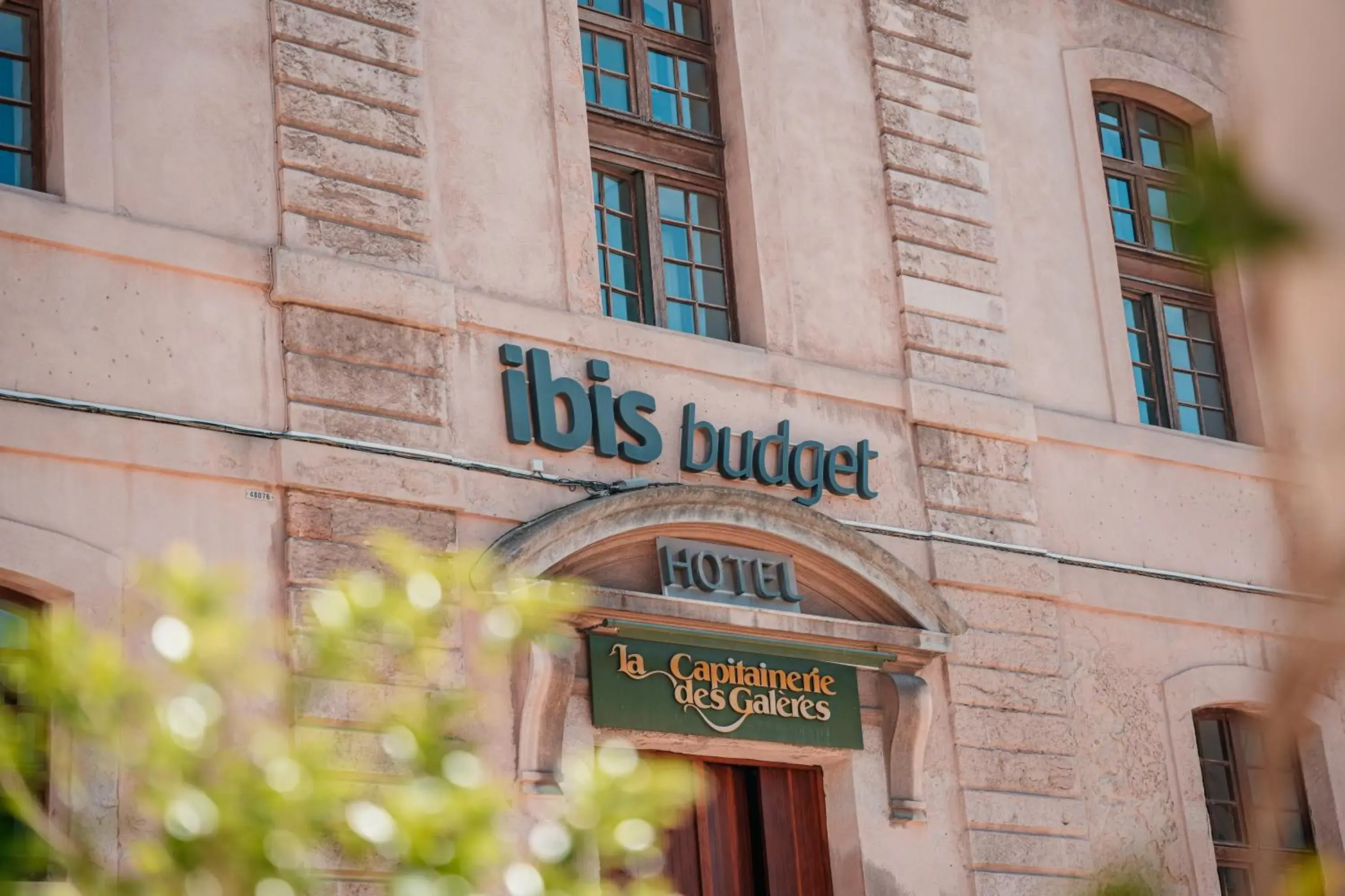 Facade/entrance in ibis budget Marseille Vieux Port Facade/entrance in ibis budget Marseille Vieux Port