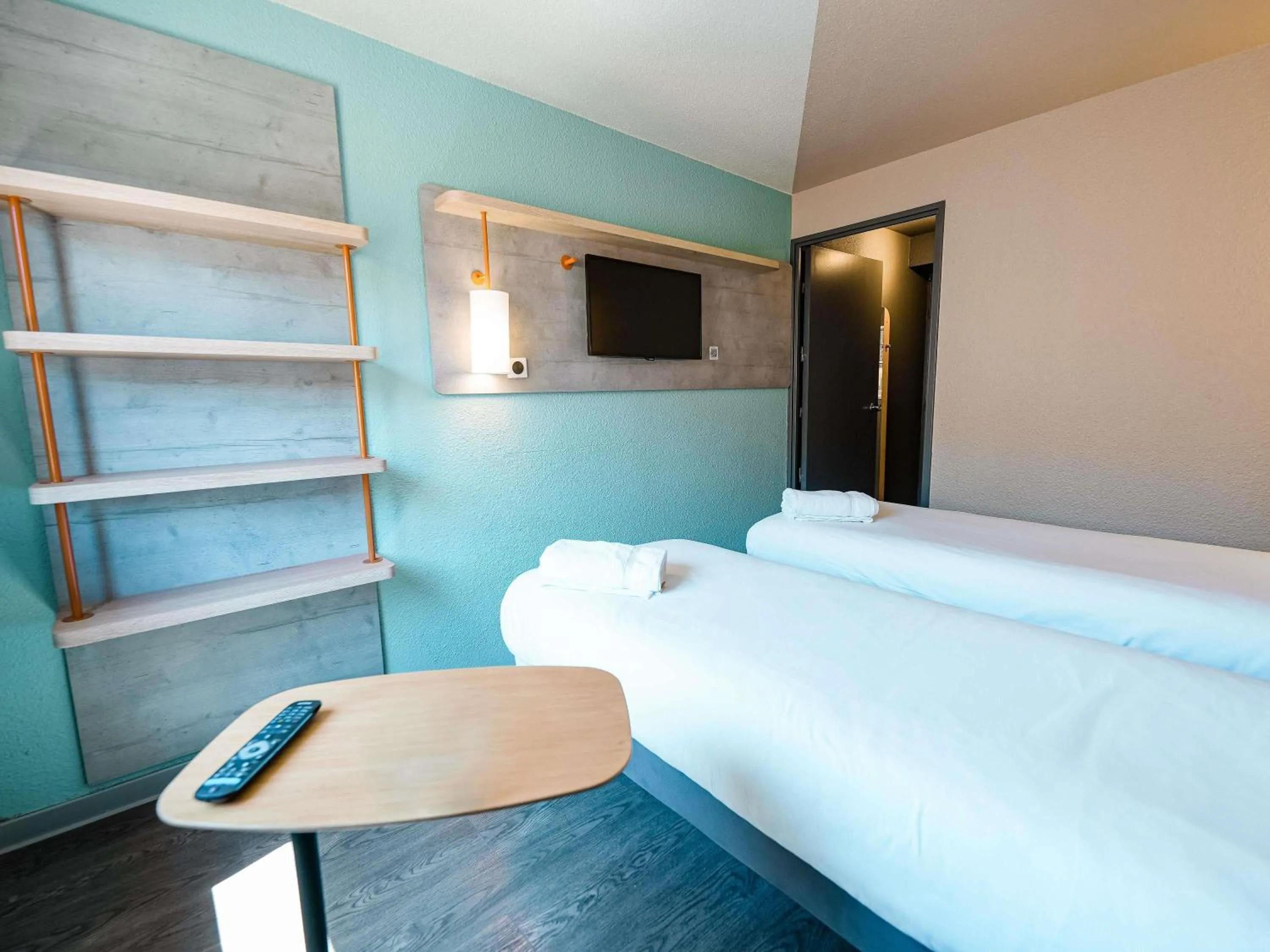 Bedroom, Bed in ibis budget Marseille Vieux Port
