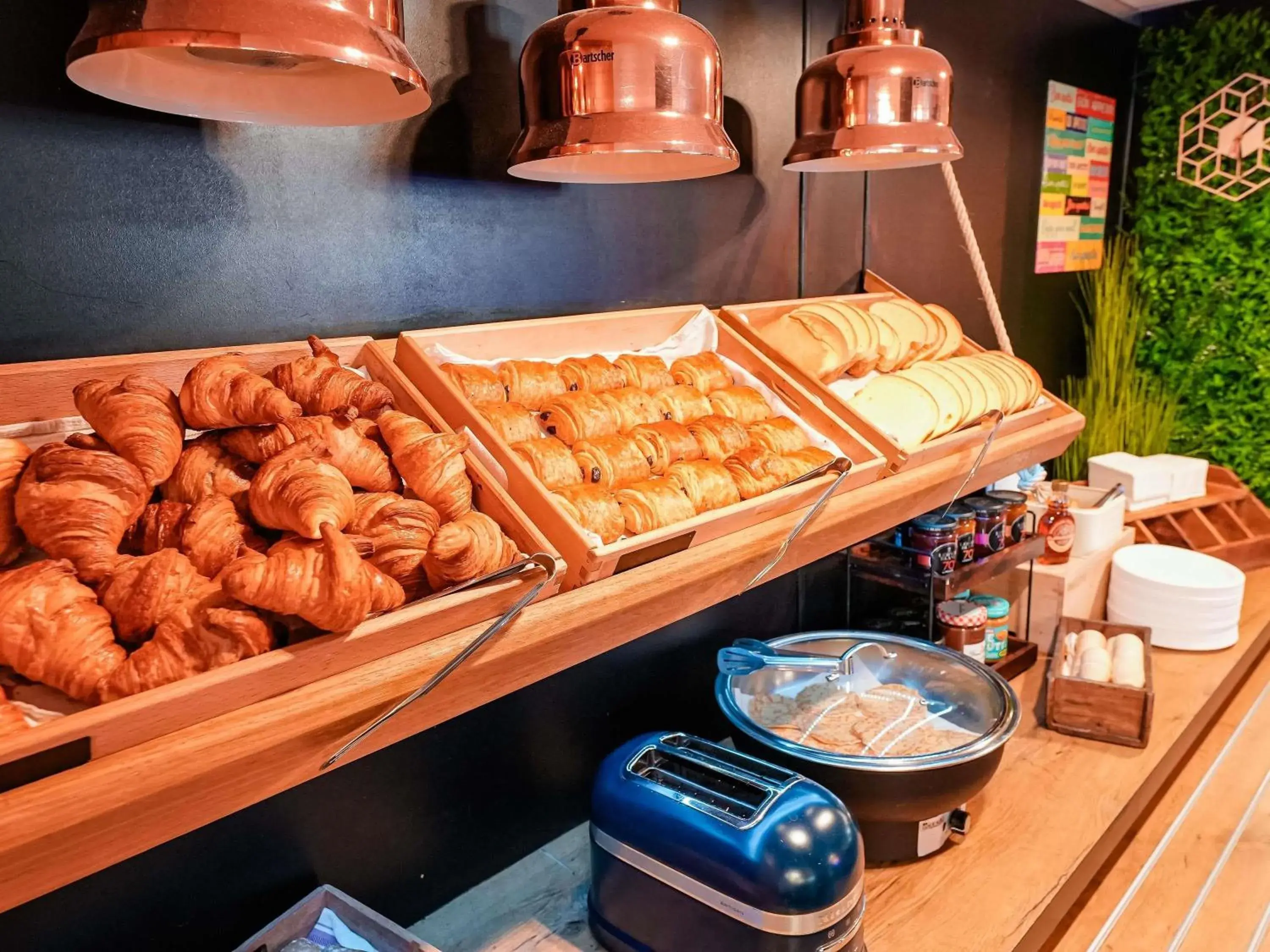 Breakfast in ibis budget Marseille Vieux Port Breakfast in ibis budget Marseille Vieux Port