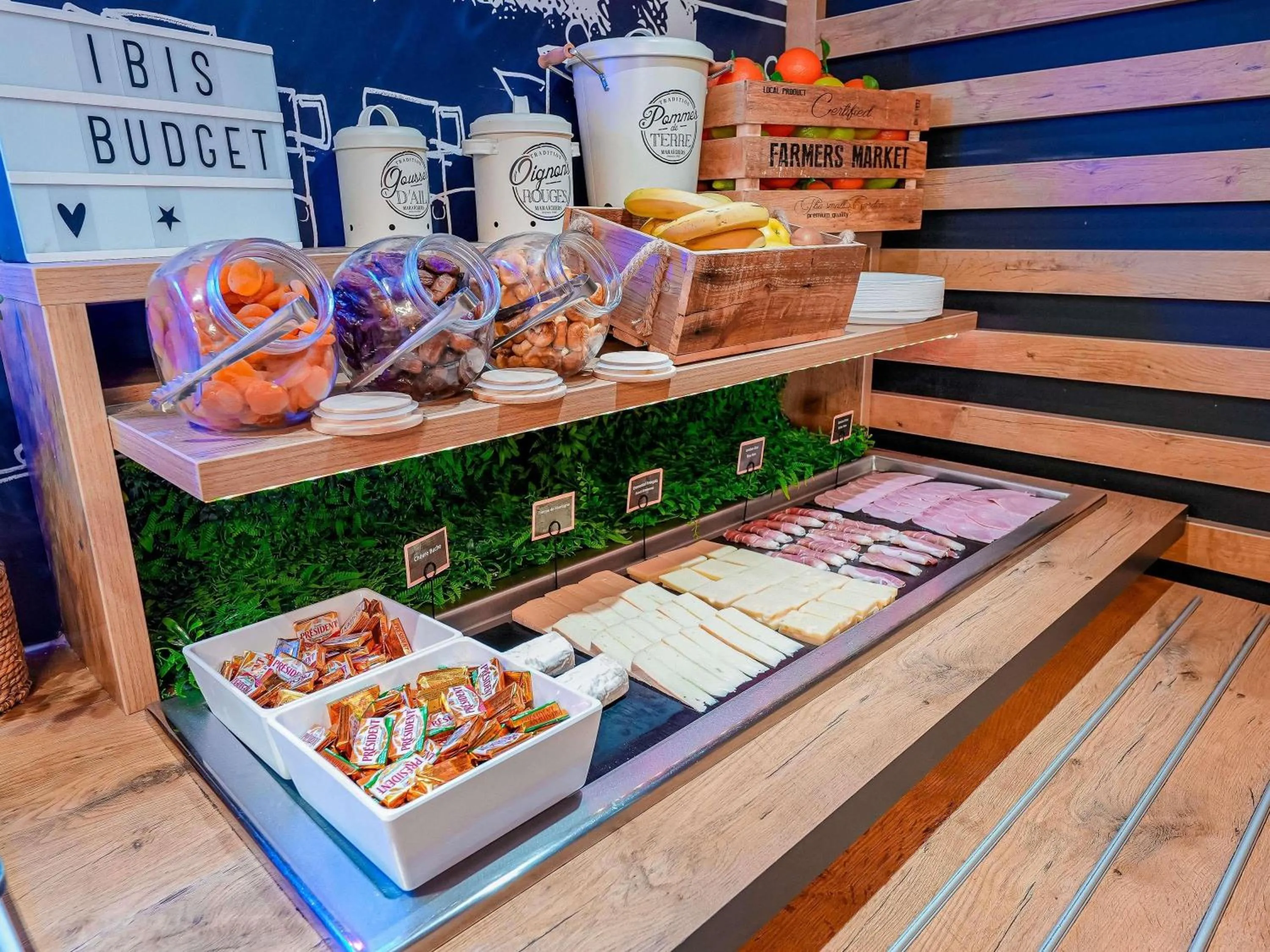 Breakfast in ibis budget Marseille Vieux Port