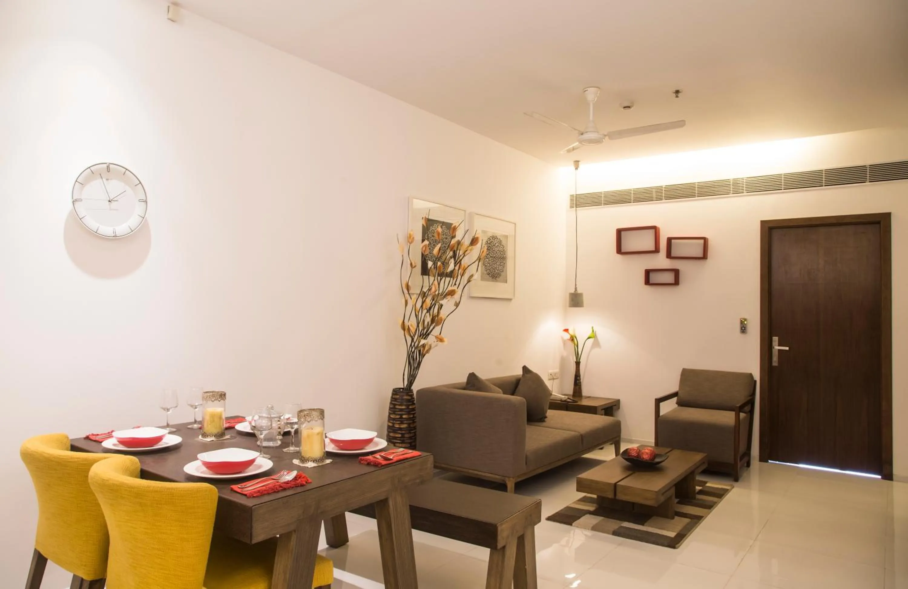 Dining area in Kent Baywatch Suites