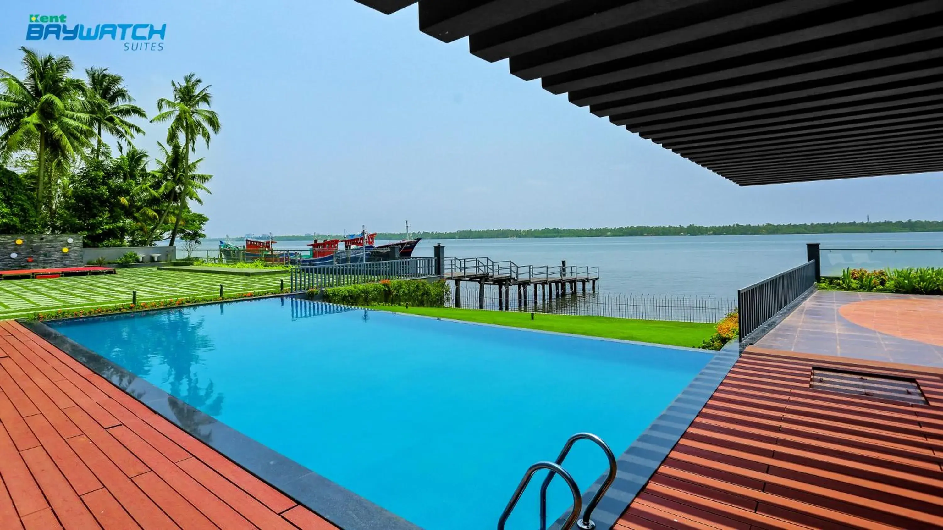 Swimming pool in Kent Baywatch Suites Swimming pool in Kent Baywatch Suites