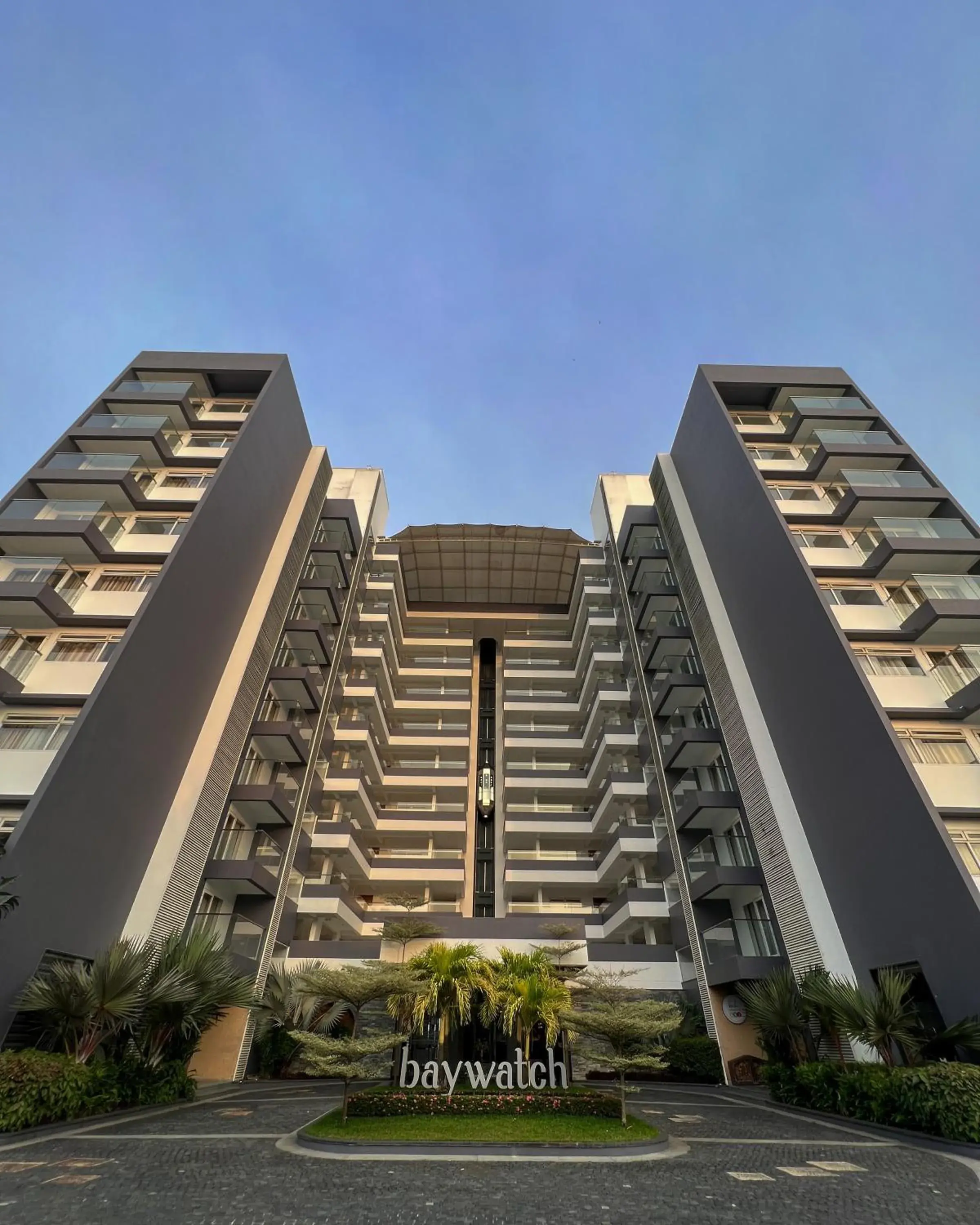 Property building in Kent Baywatch Suites Property building in Kent Baywatch Suites