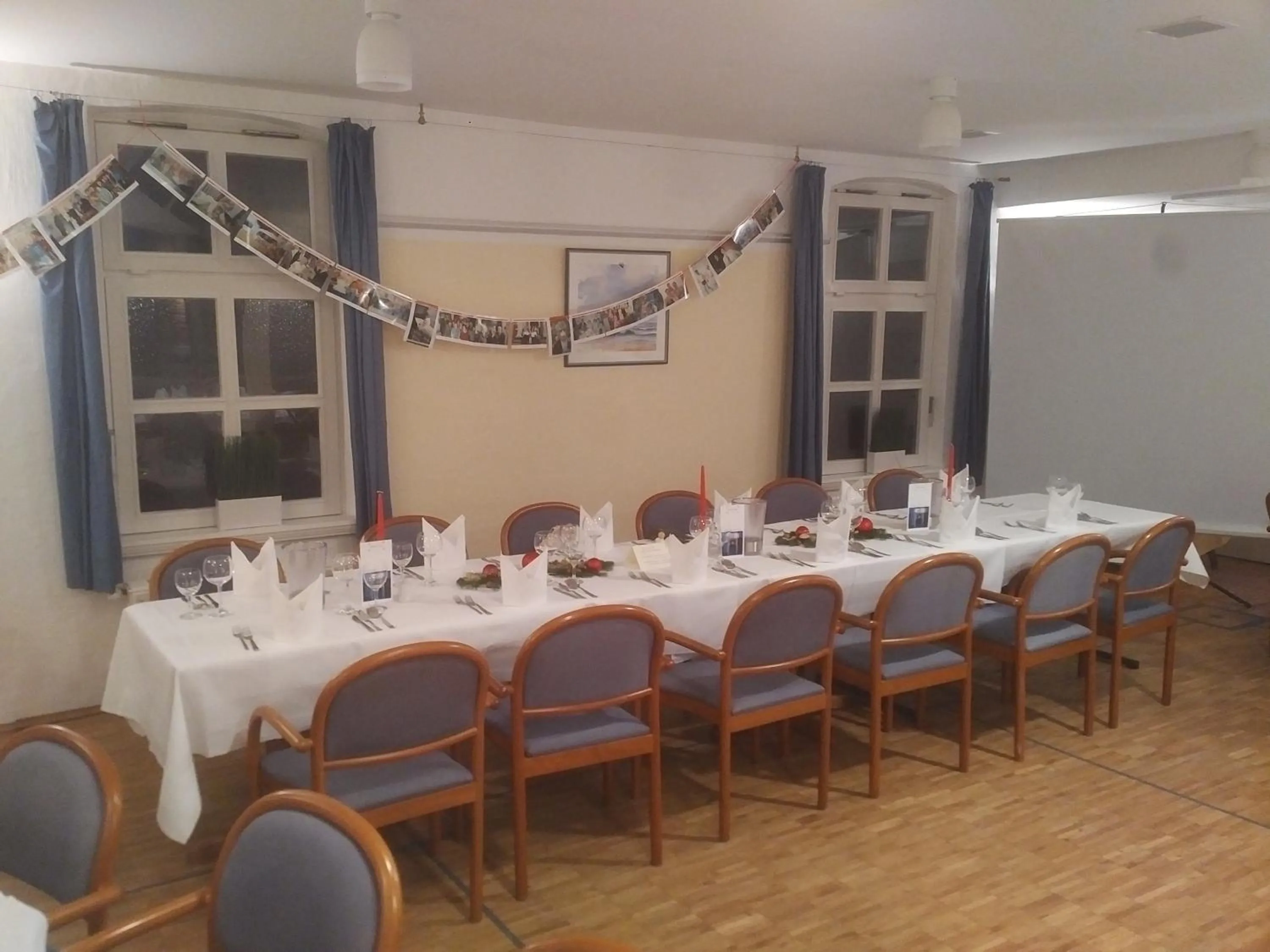 Business facilities in Hohes Haus