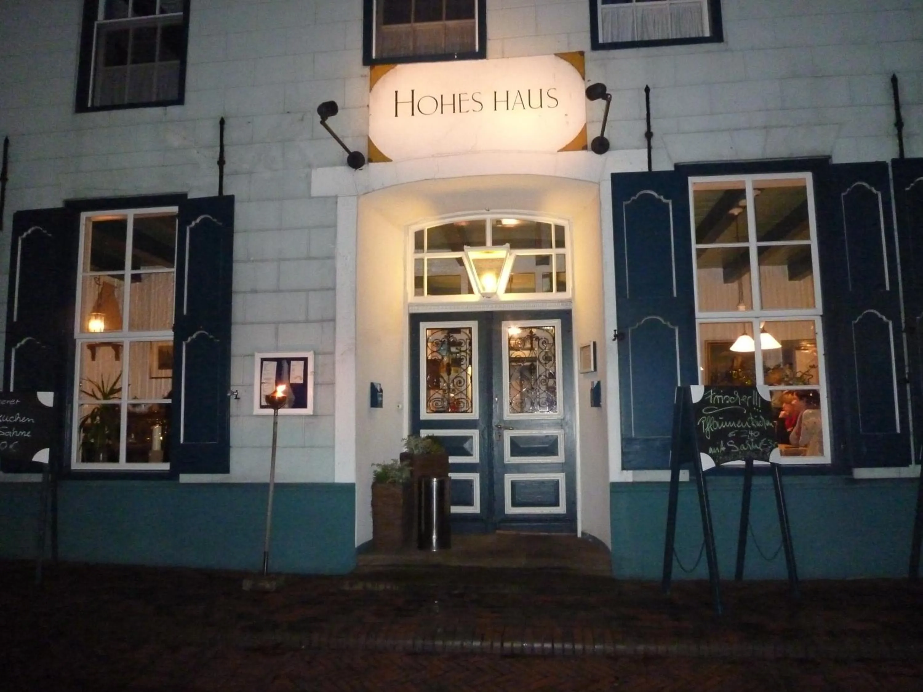 Facade/entrance in Hohes Haus