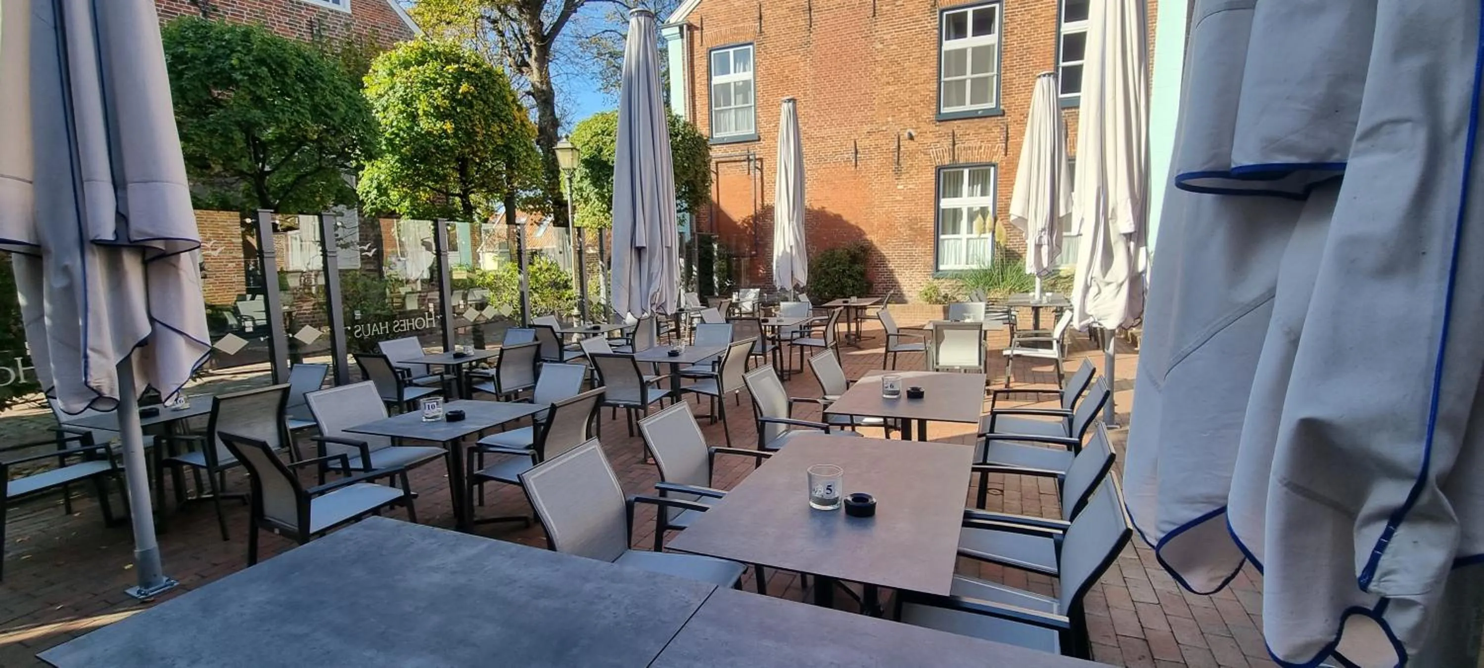 Restaurant/places to eat in Hohes Haus