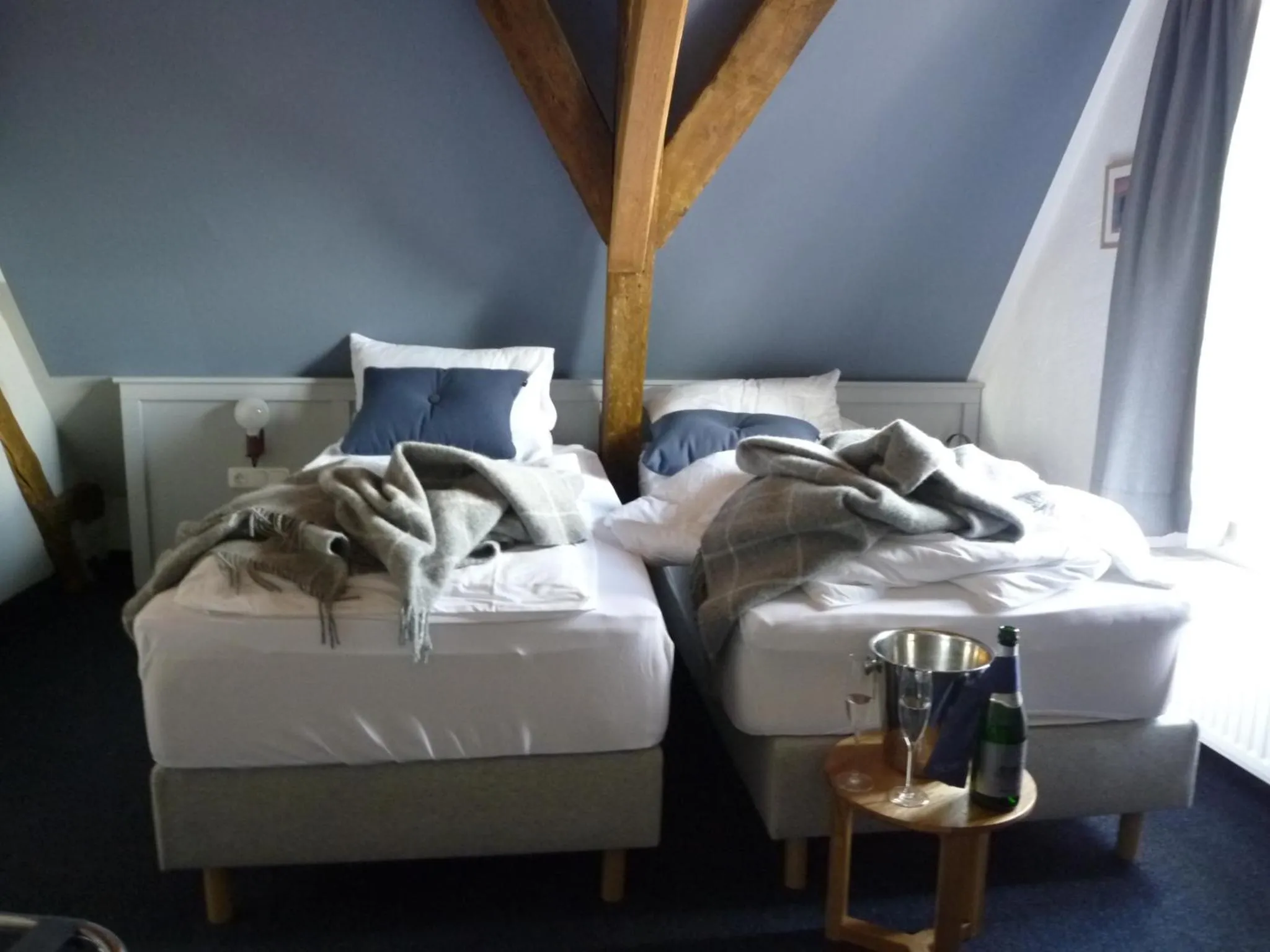 Bed in Hohes Haus