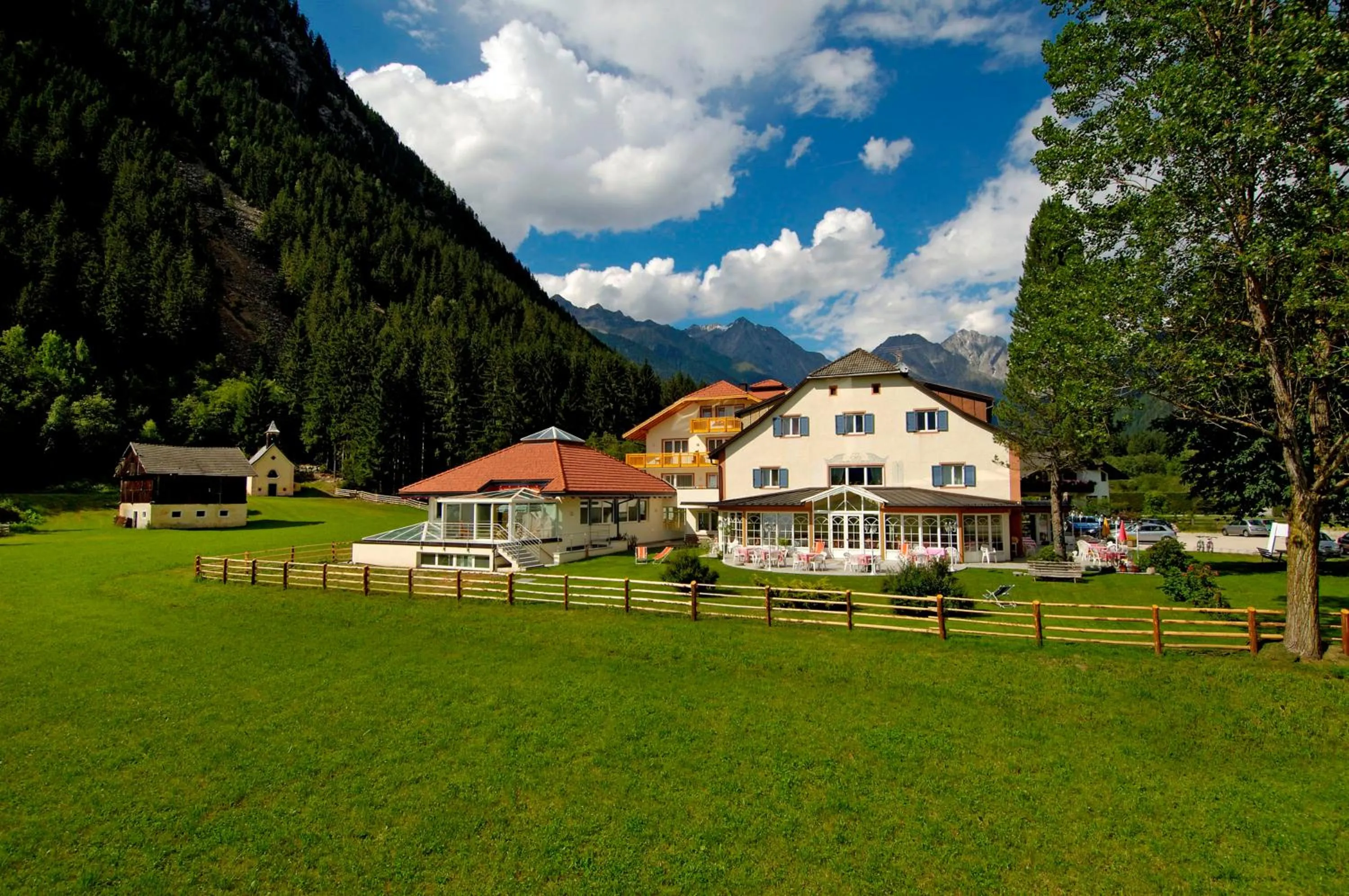 Property building in Hotel Bad Salomonsbrunn