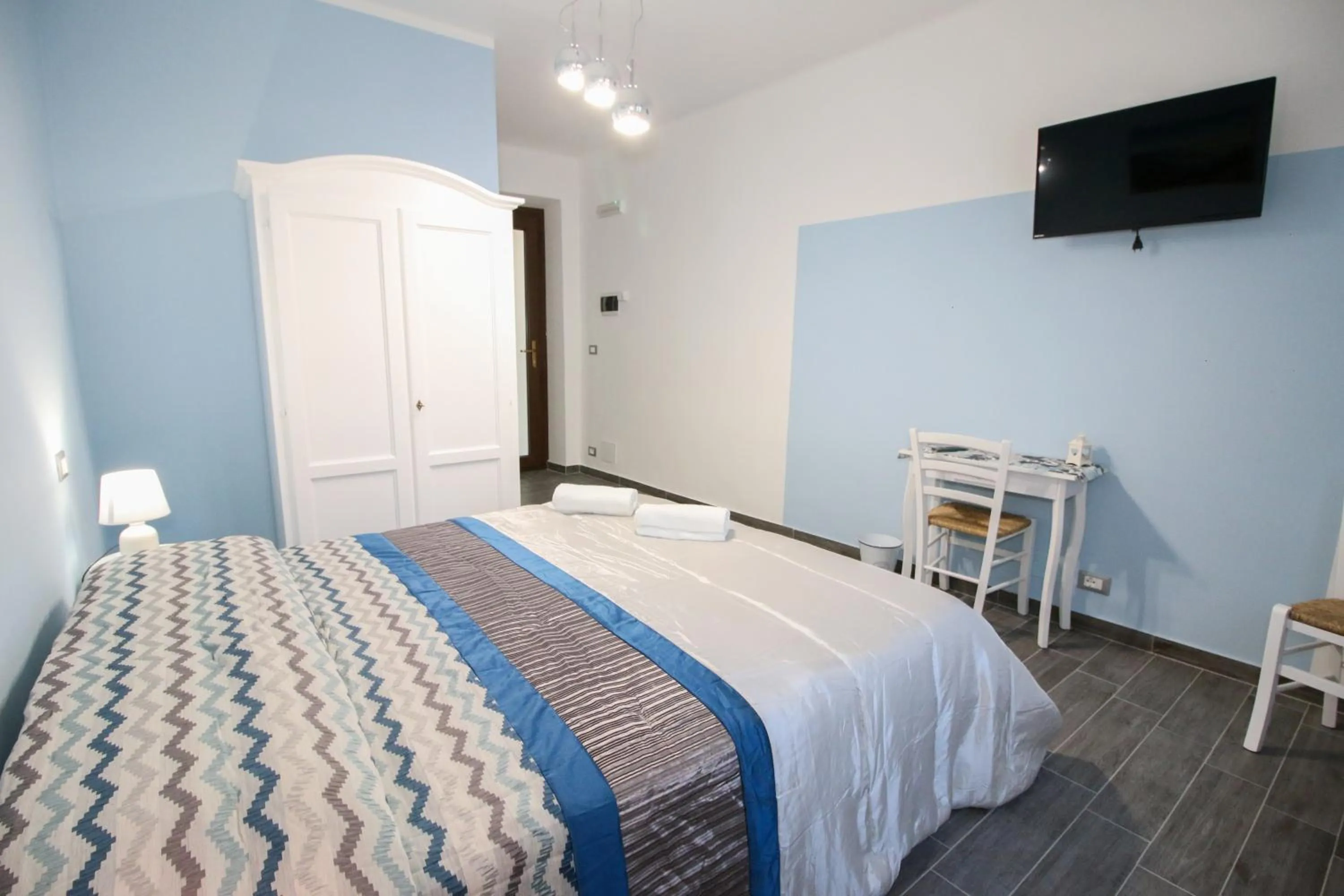 Bedroom, Bed in Là Drint Bed & Breakfast