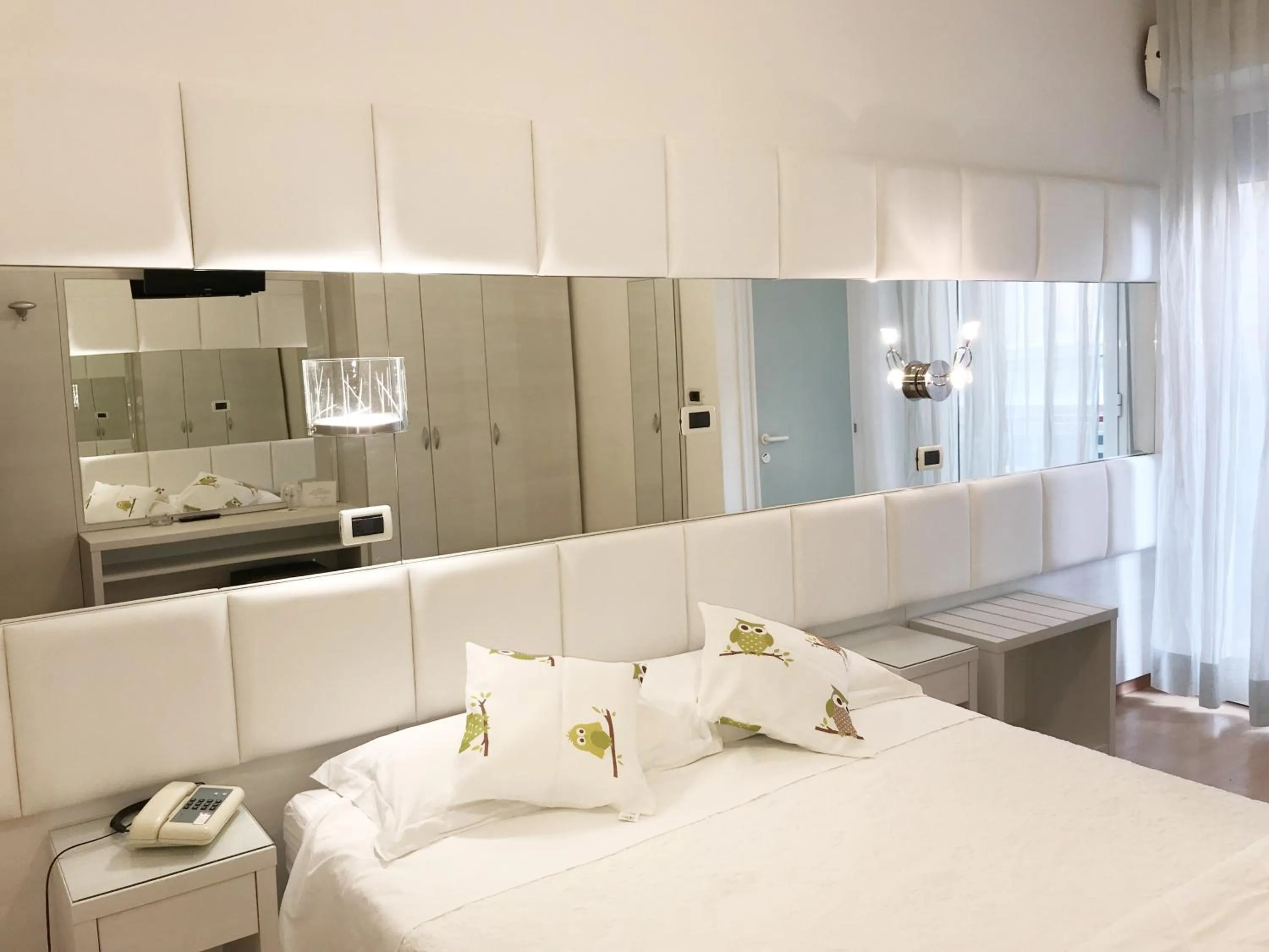 Bedroom in NOIDUE Hotel