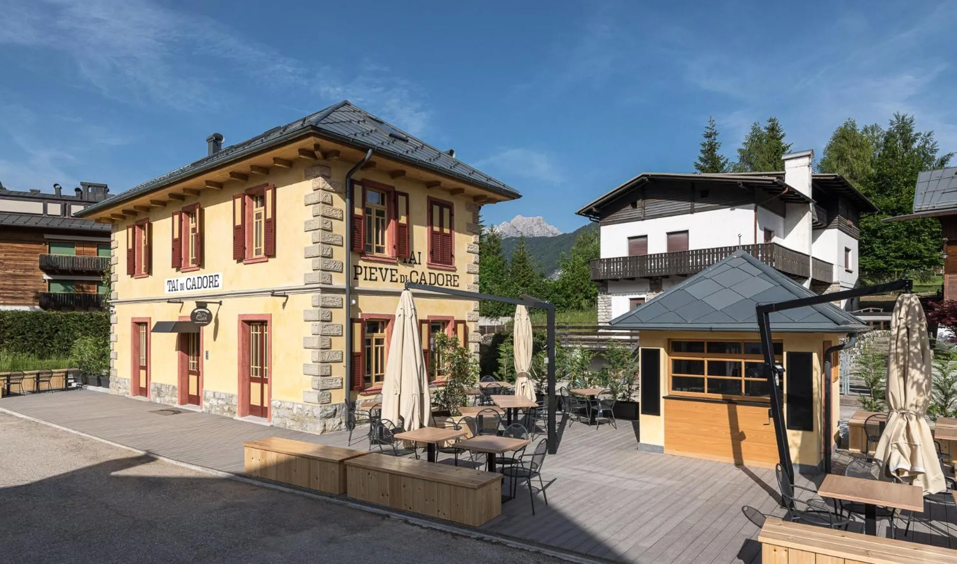 Facade/entrance in Alla Stazion Locanda nelle Dolomiti
