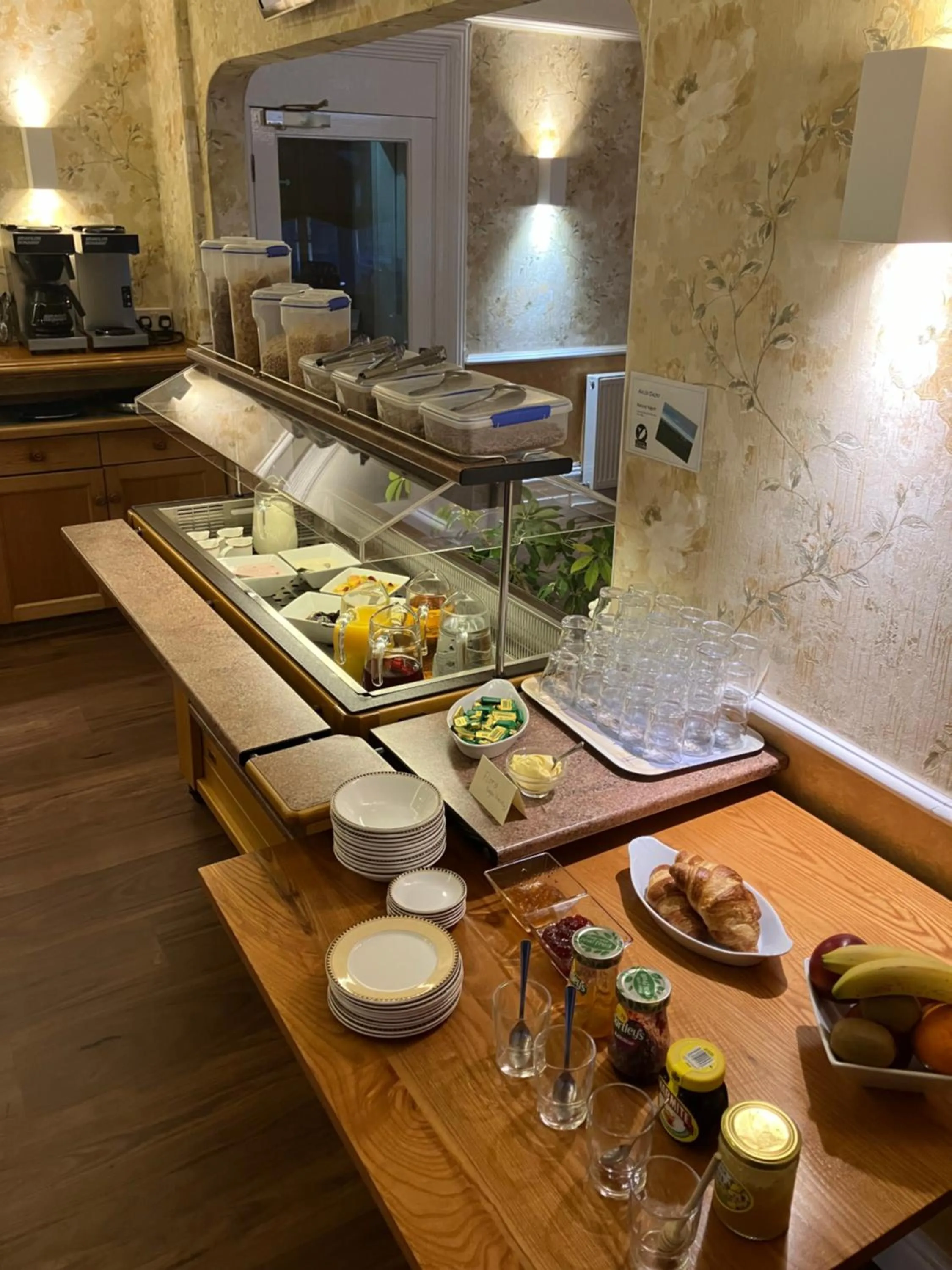 Restaurant/places to eat in Welbeck Hotel & Apartments IOM