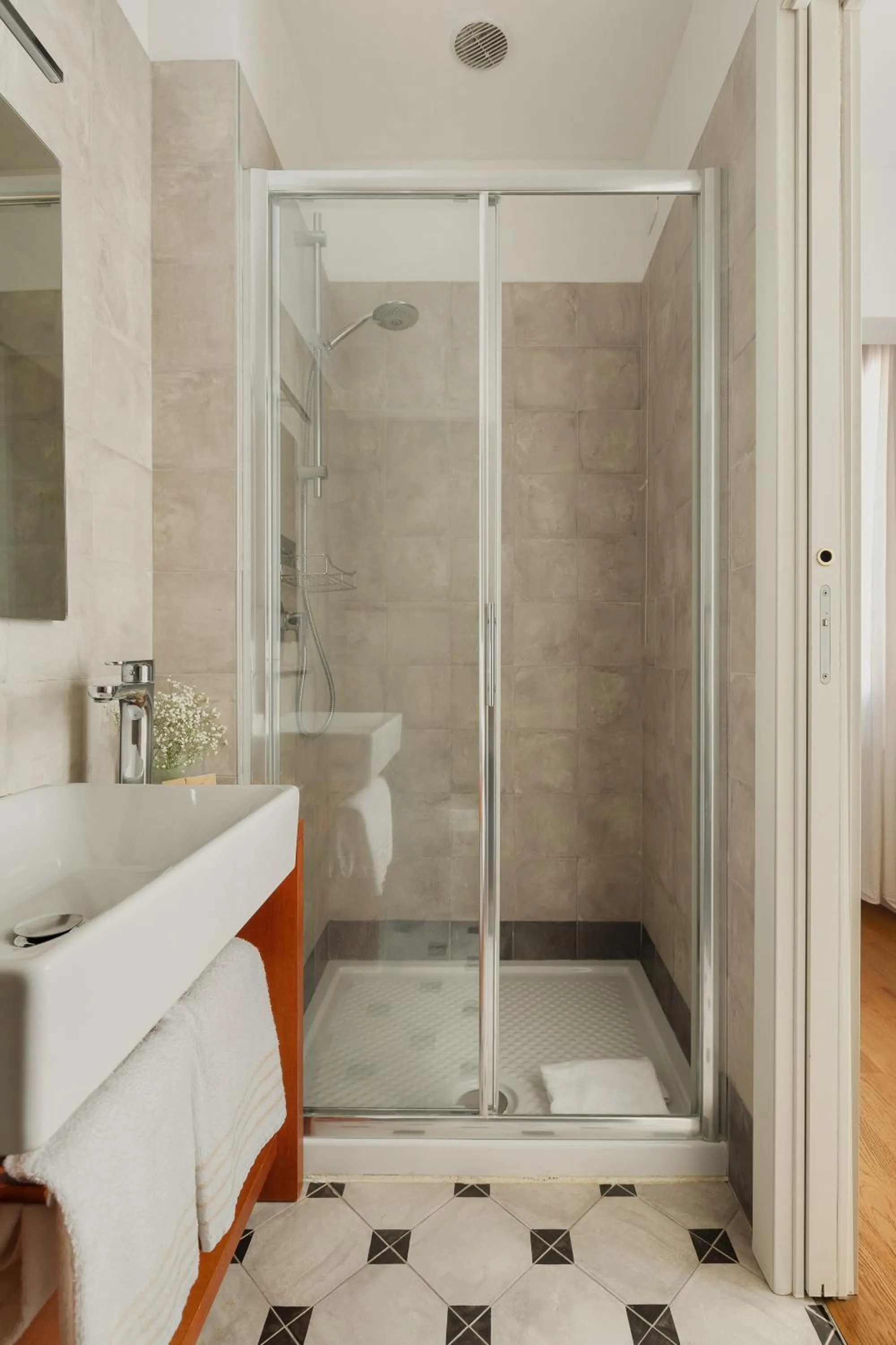 Shower in Bianca Cappello House