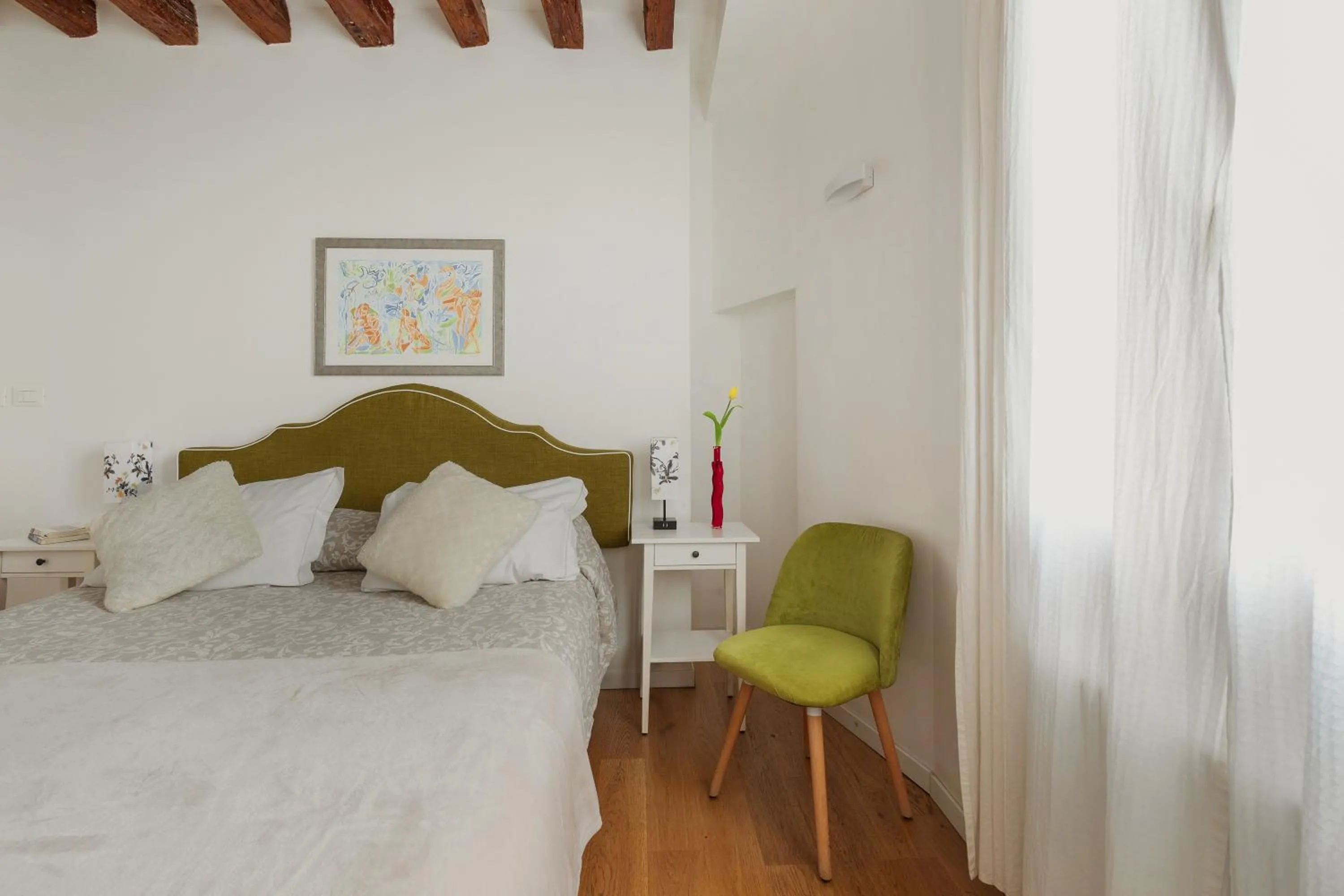 Bedroom, Bed in Bianca Cappello House