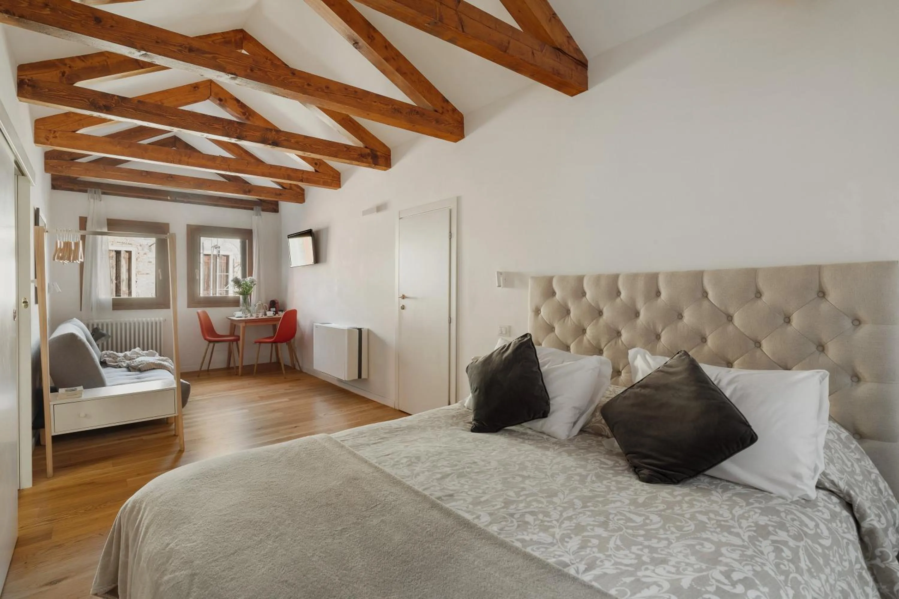 Photo of the whole room, Bed in Bianca Cappello House