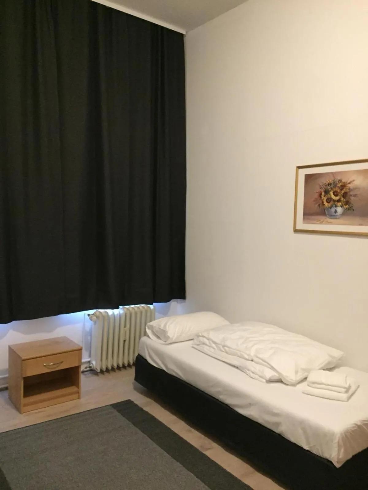 Photo of the whole room, Bed in Pension Dreilinden Hannover GmbH