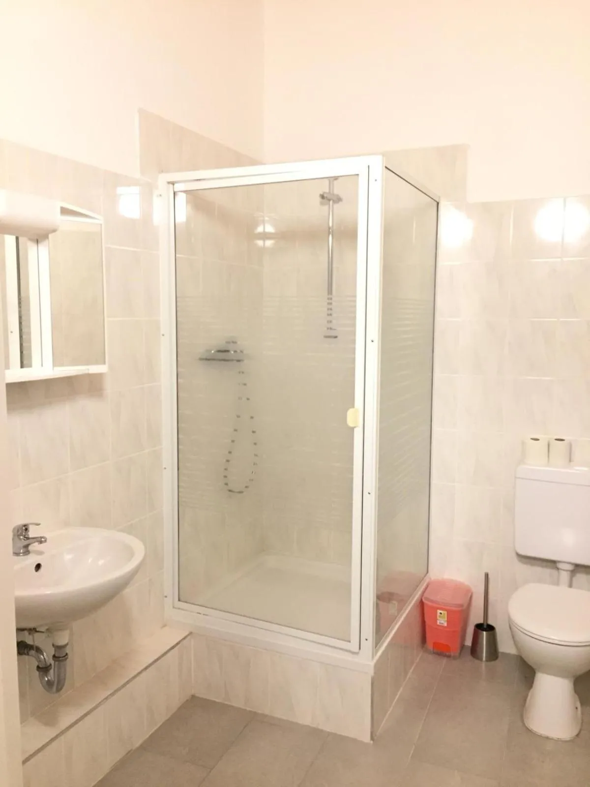 Bathroom in Pension Dreilinden Hannover GmbH