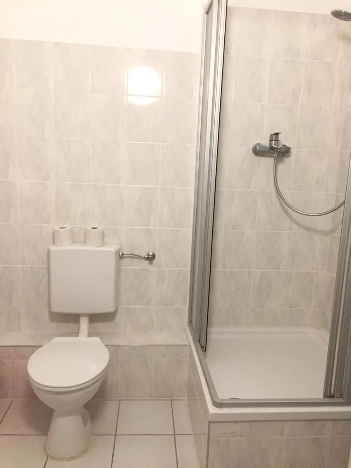 Bathroom in Pension Dreilinden Hannover GmbH