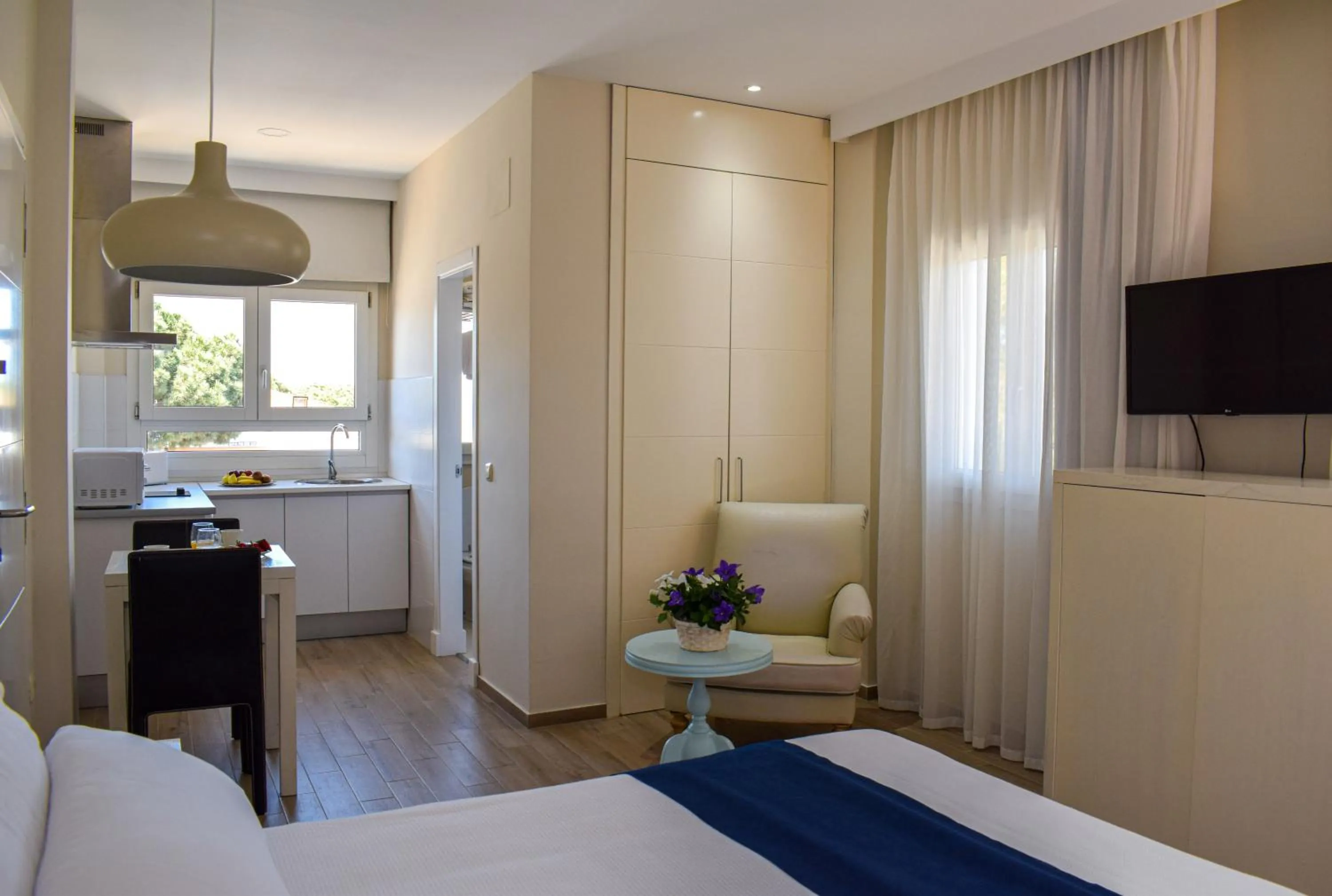 TV and multimedia, Bed in Aparthotel Novo Sancti Petri
