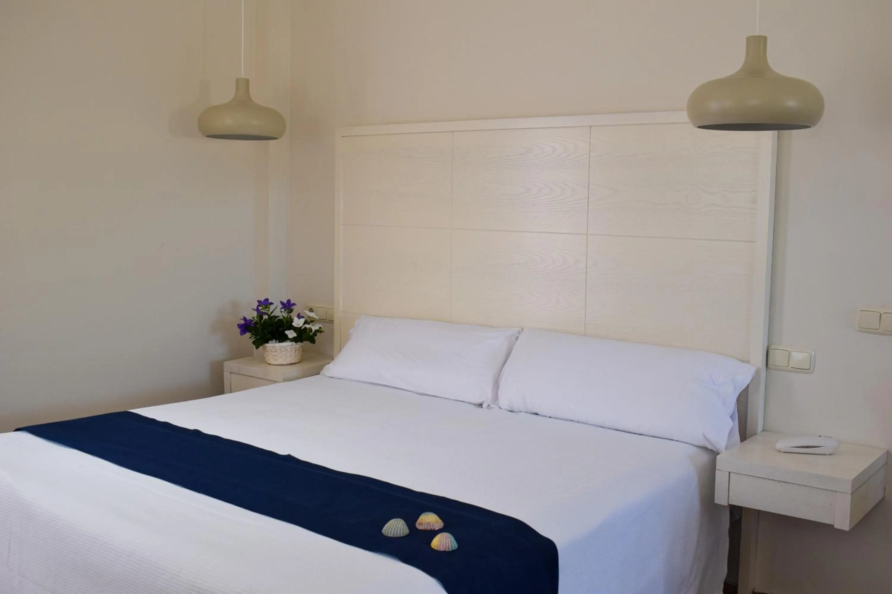 Bed in Aparthotel Novo Sancti Petri
