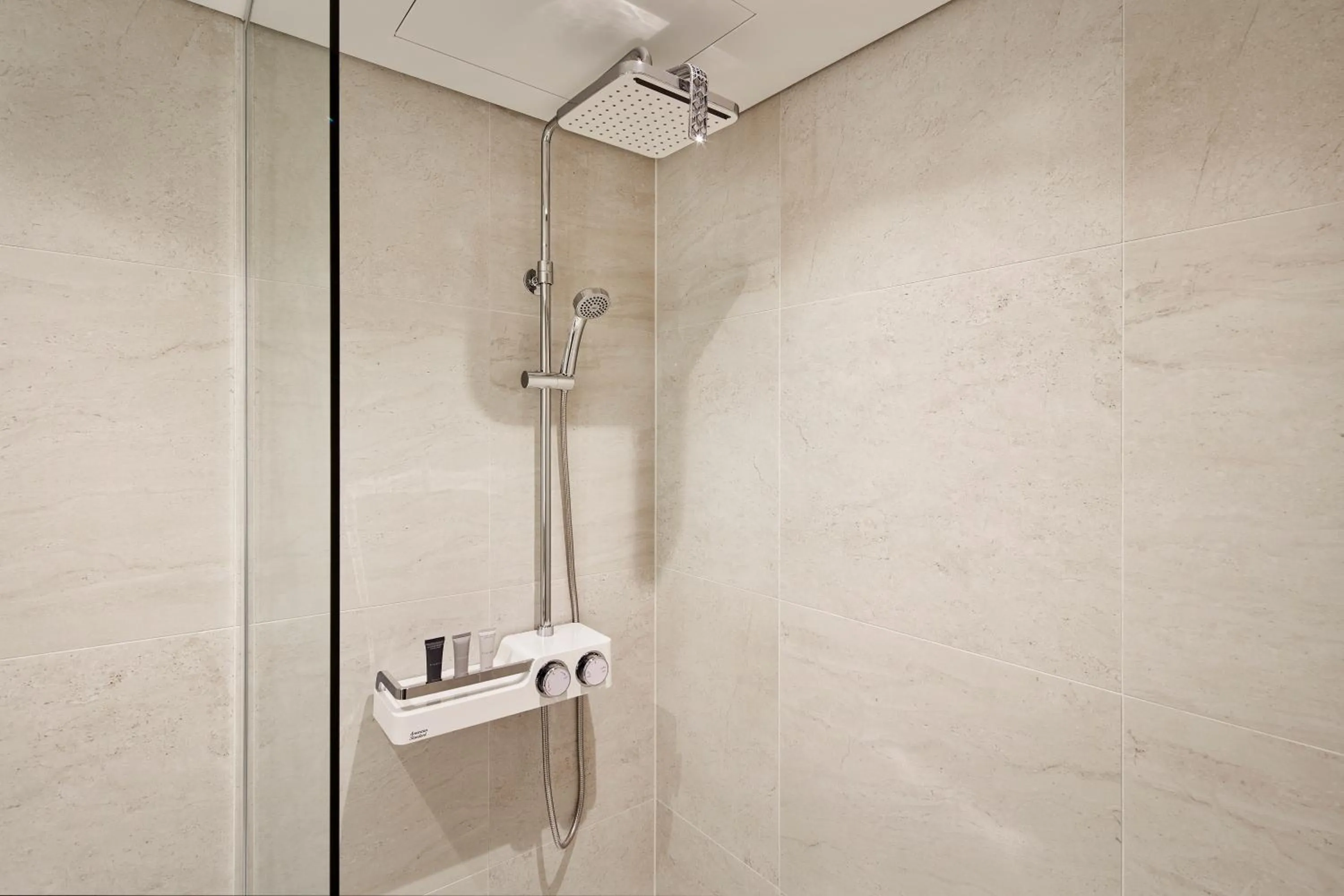 Shower in Ramada Encore by Wyndham Gimpo Han River Hotel