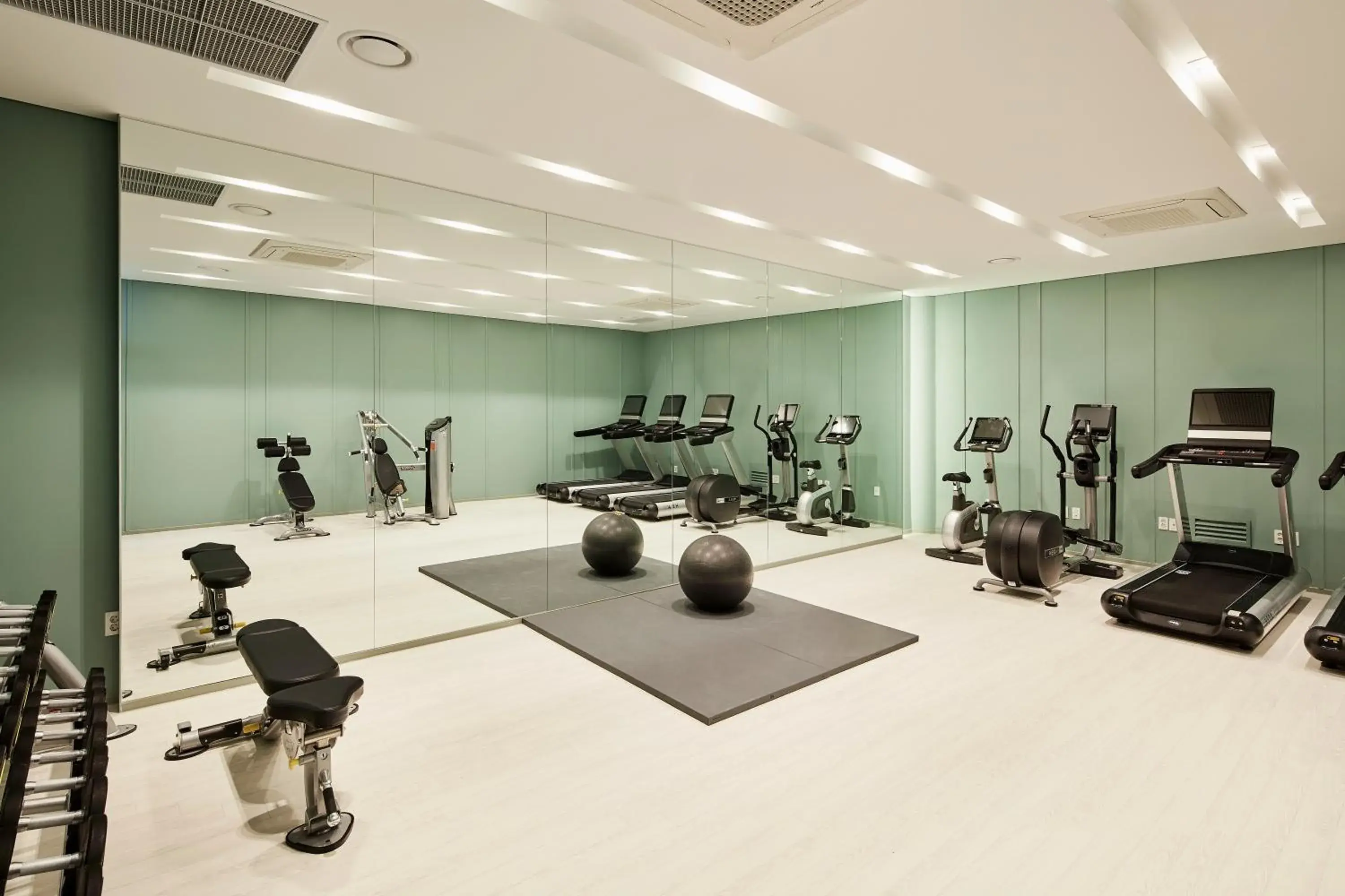 Fitness centre/facilities in Ramada Encore by Wyndham Gimpo Han River Hotel Fitness centre/facilities in Ramada Encore by Wyndham Gimpo Han River Hotel