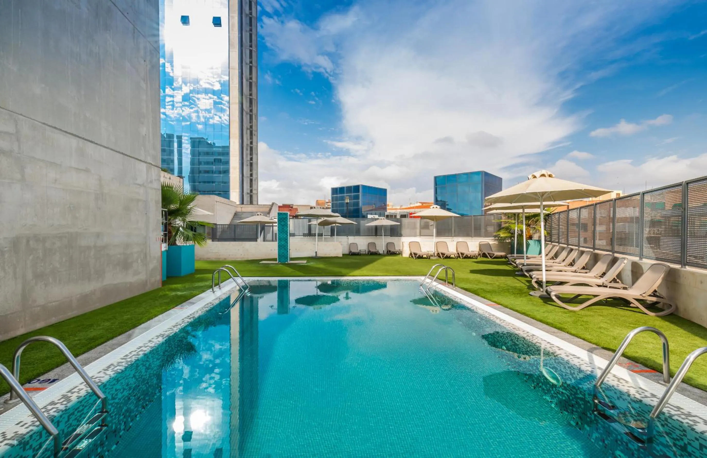 Swimming pool in Occidental Murcia Agalia