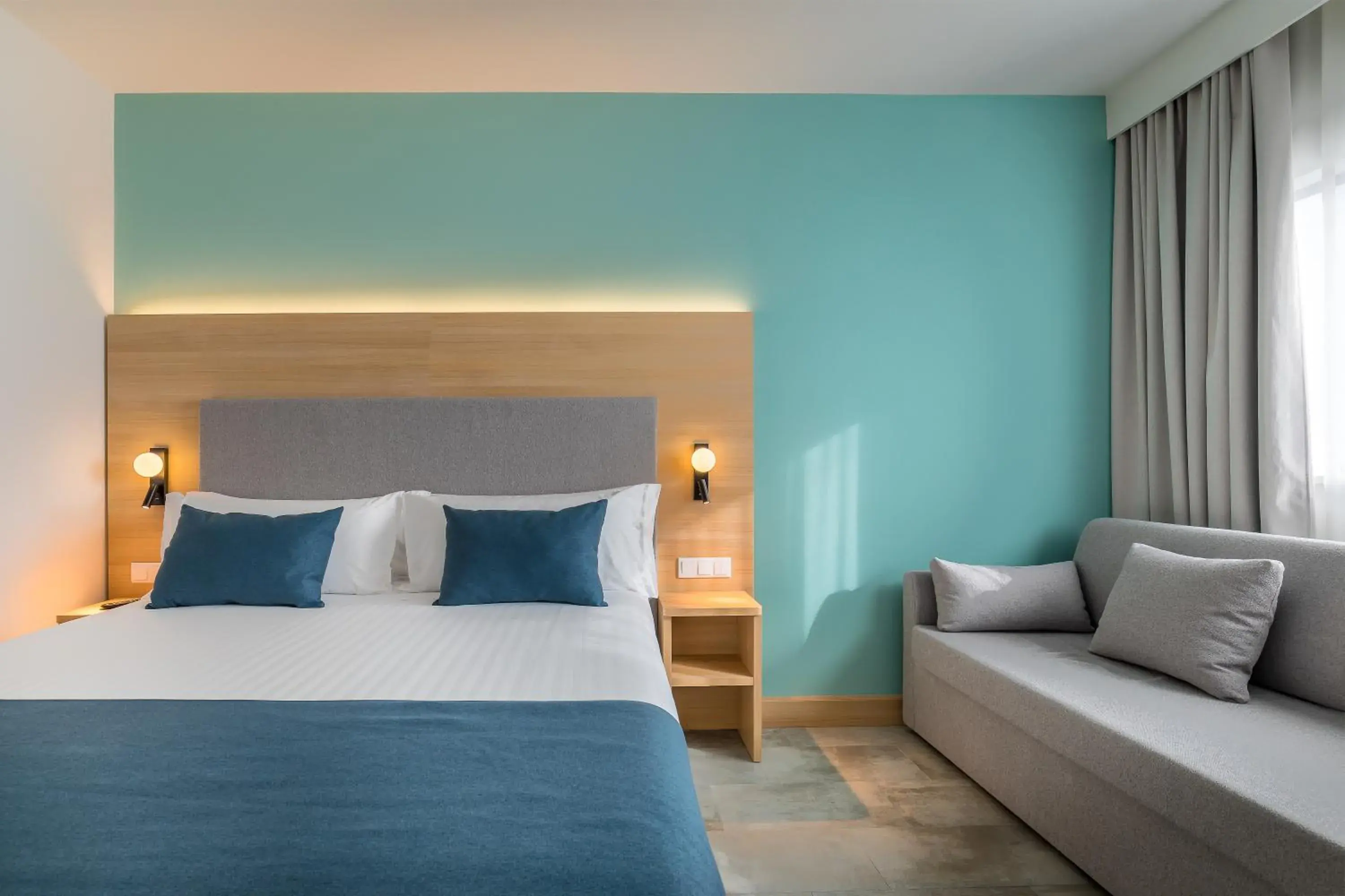 Photo of the whole room, Bed in Occidental Murcia Agalia Photo of the whole room, Bed in Occidental Murcia Agalia