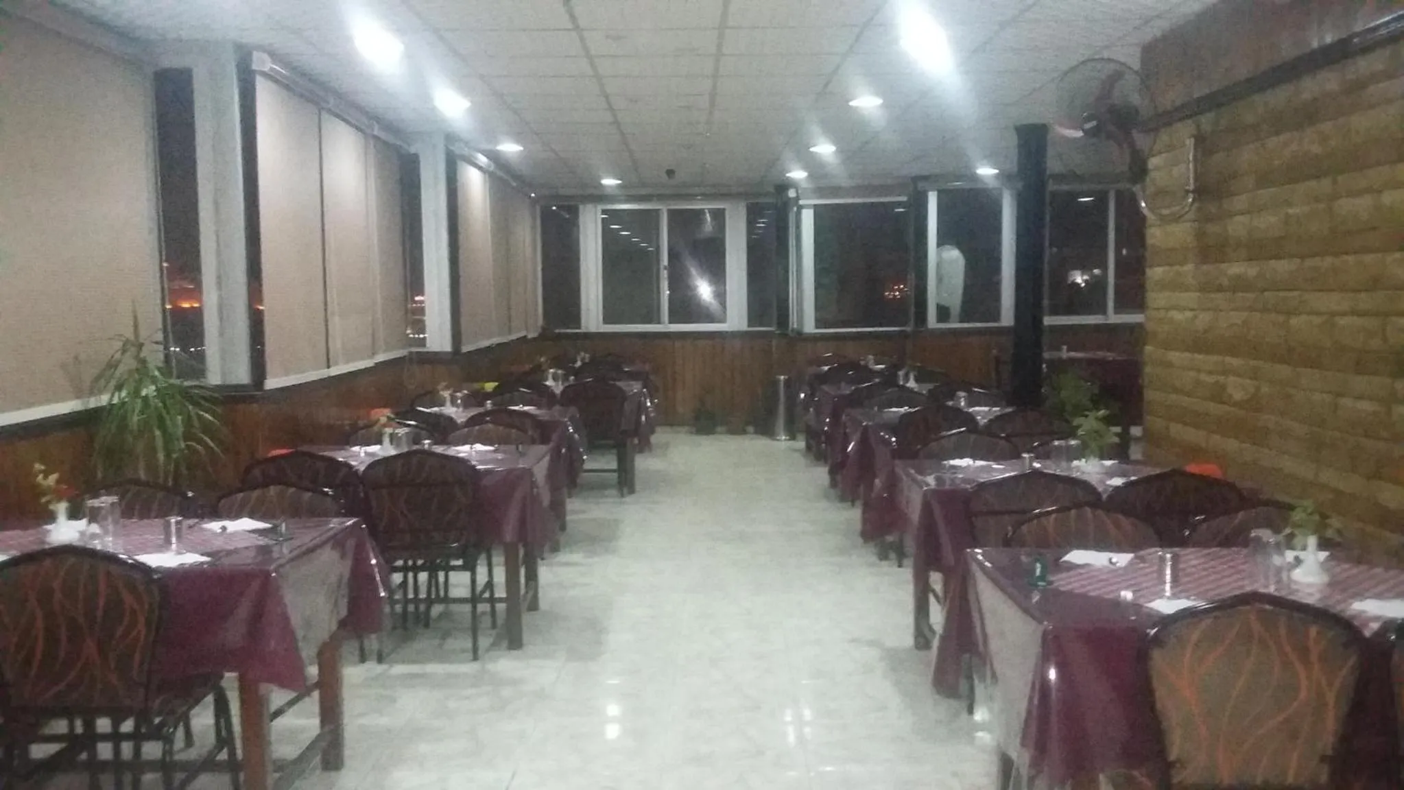 Restaurant/places to eat in Orchida St. George Hotel