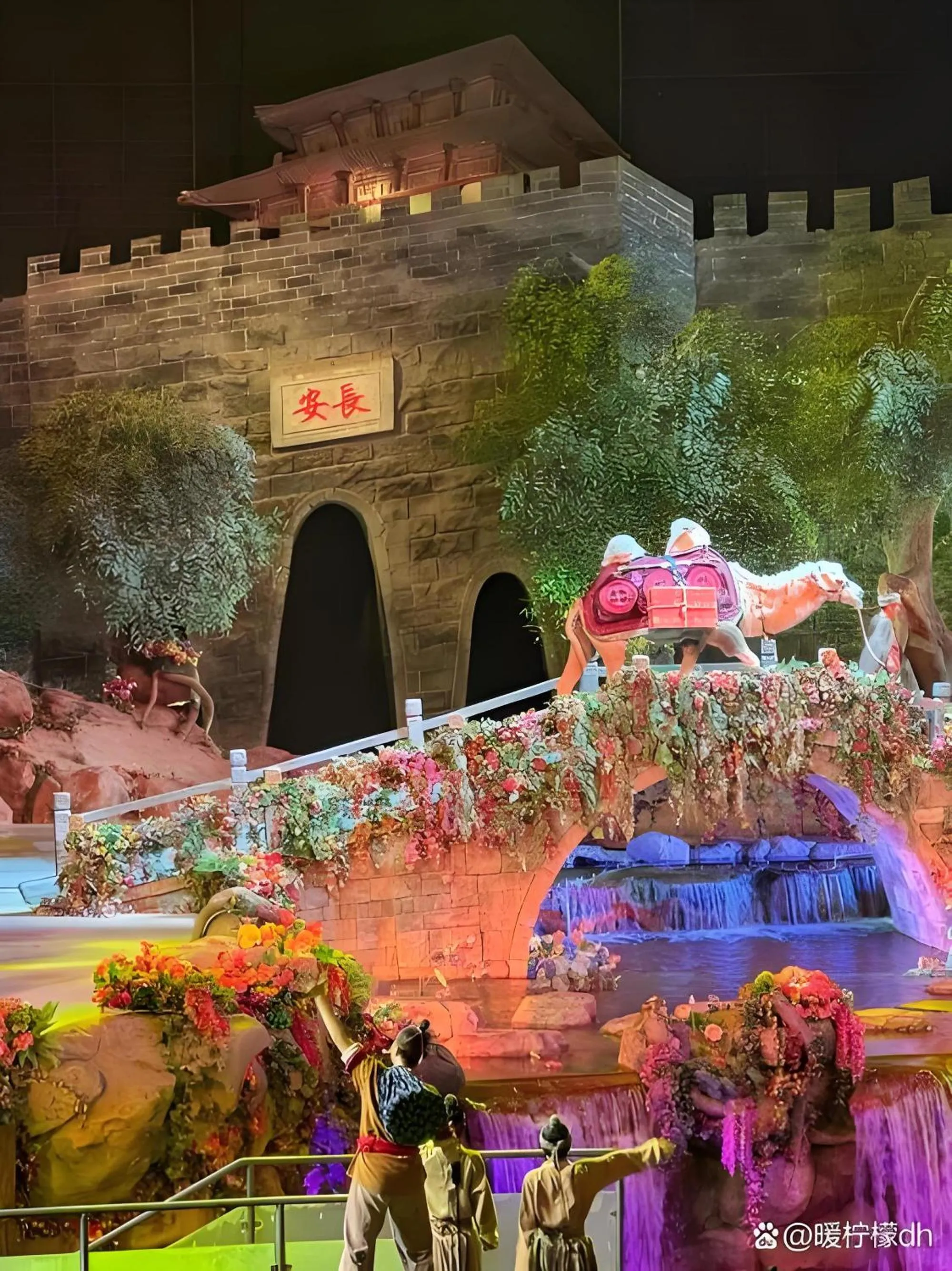 HeSu Hidden Art Hotel & Suites -Near Xi'an Drum Tower and Yongning Gate -Free Laundry Luggage Storage -Kitty Café with Freshly Ground Coffee -24H Front Desk -English Service -Exclusive Subsidies for Dumpling Banquet & Show