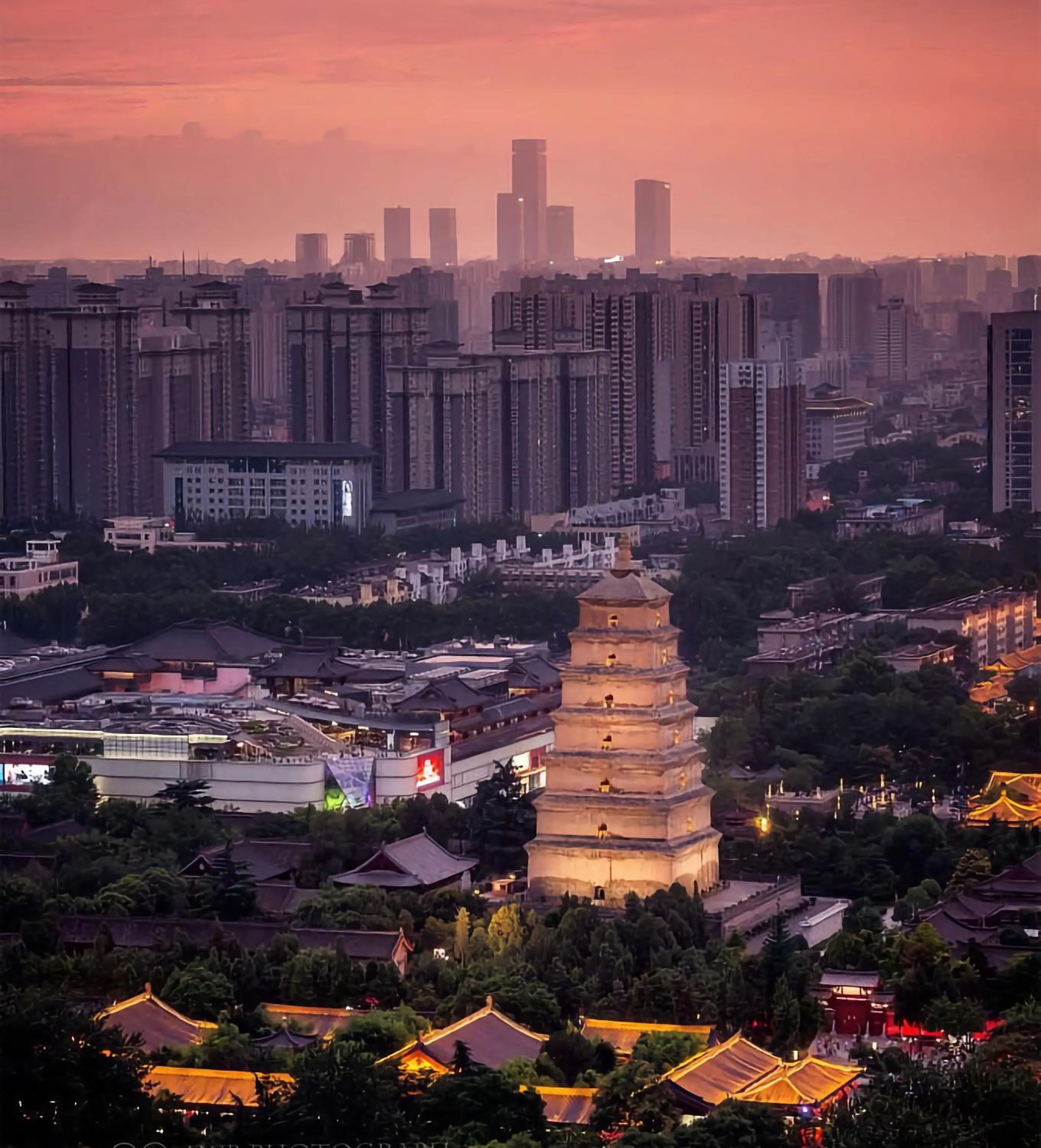 HeSu Hidden Art Hotel & Suites -Near Xi'an Drum Tower and Yongning Gate -Free Laundry Luggage Storage -Kitty Café with Freshly Ground Coffee -24H Front Desk -English Service -Exclusive Subsidies for Dumpling Banquet & Show