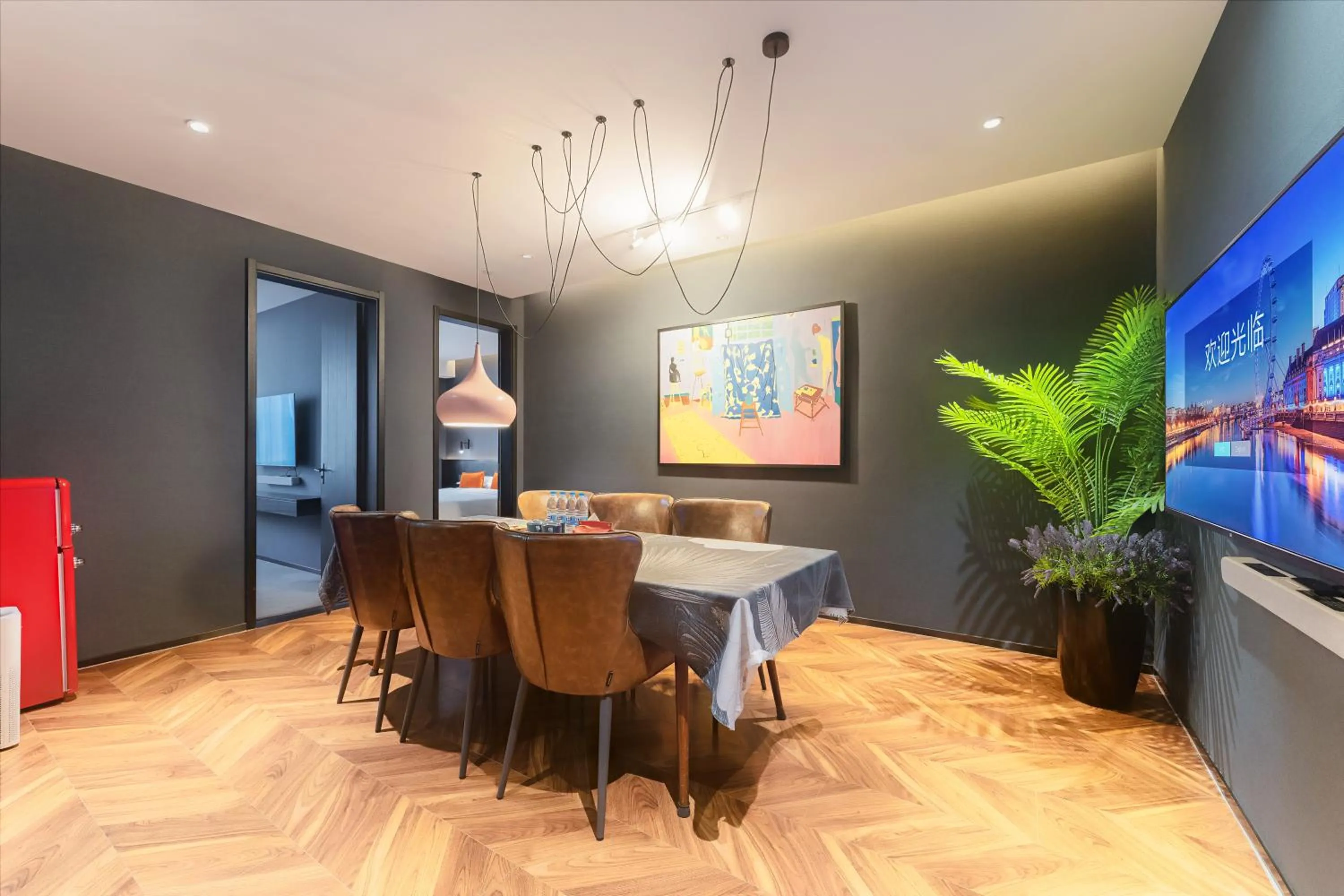 Two-Bedroom Suites with Two King Beds and two Bathrooms in HeSu DESIGNER Hotel & Suites - Xi'an Drum Tower & YONGNING Gate Branch