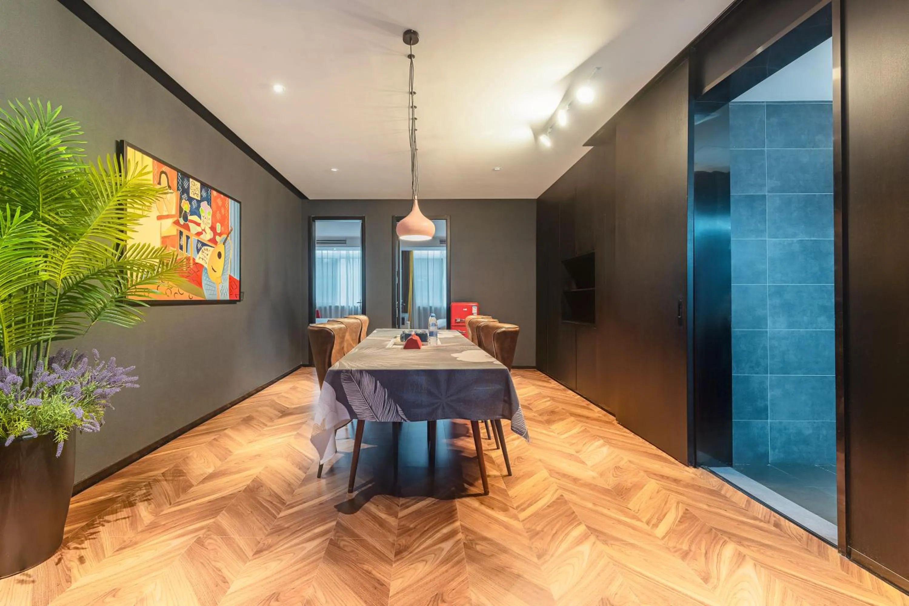 Three-Bedroom Suite with Three King Beds in HeSu DESIGNER Hotel & Suites - Xi'an Drum Tower & YONGNING Gate Branch