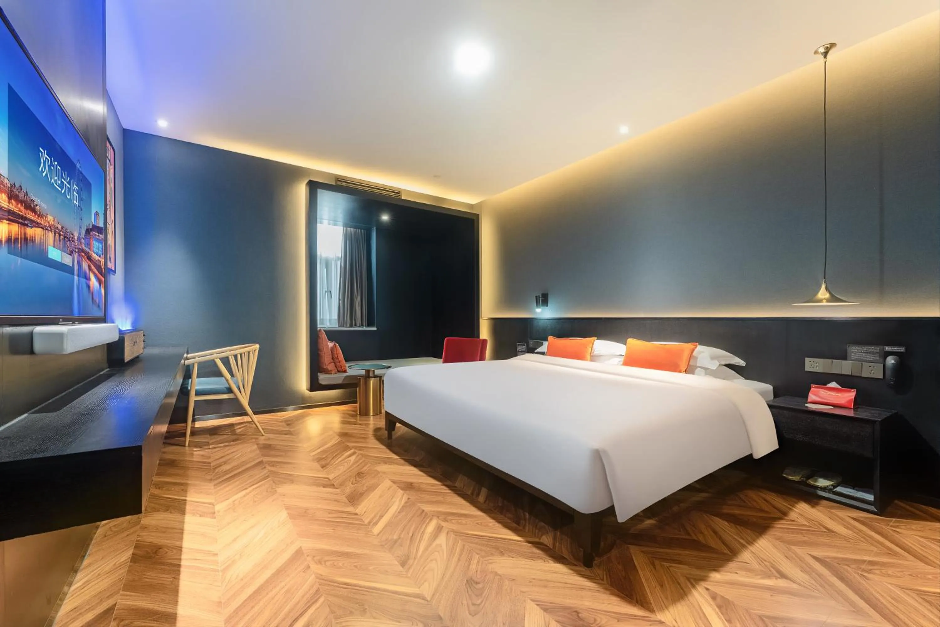 Deluxe King Room in HeSu DESIGNER Hotel & Suites - Xi'an Drum Tower & YONGNING Gate Branch