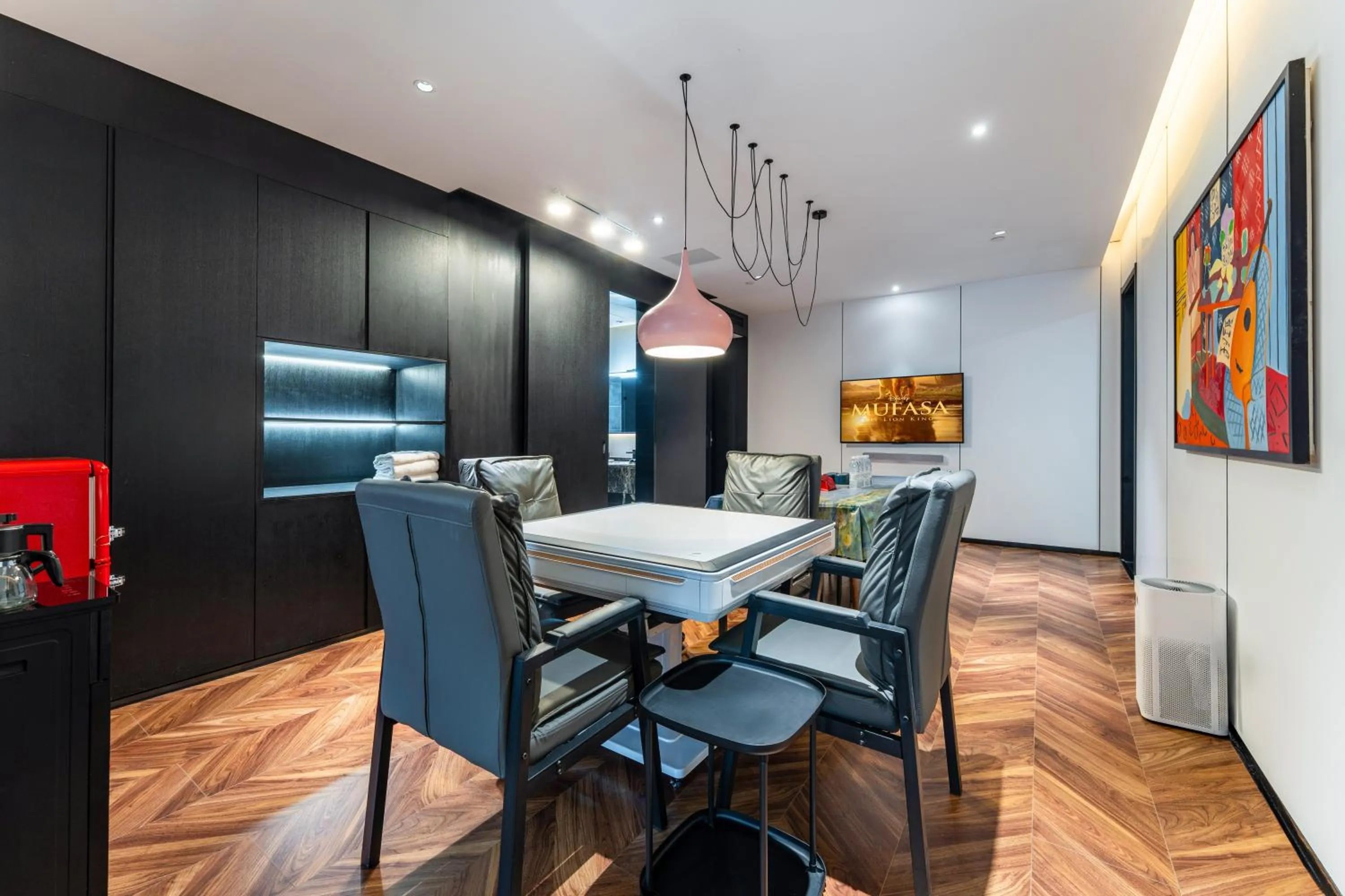 HeSu Hidden Art Hotel & Suites -Near Xi'an Drum Tower and Yongning Gate -Free Laundry Luggage Storage -Kitty Café with Freshly Ground Coffee -24H Front Desk -English Service -Exclusive Subsidies for Dumpling Banquet & Show