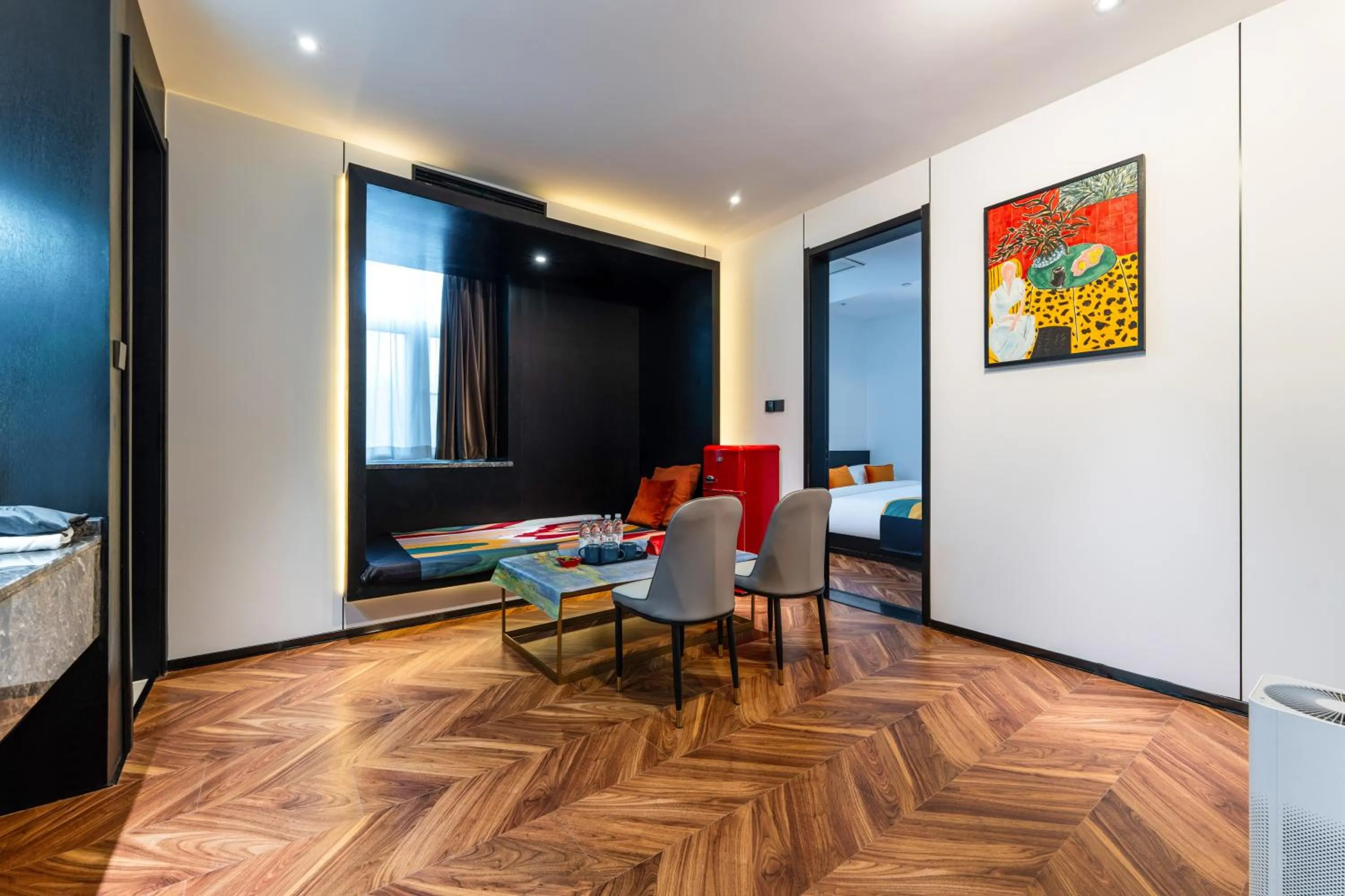 HeSu Hidden Art Hotel & Suites -Near Xi'an Drum Tower and Yongning Gate -Free Laundry Luggage Storage -Kitty Café with Freshly Ground Coffee -24H Front Desk -English Service -Exclusive Subsidies for Dumpling Banquet & Show